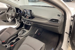 valkoinen Hyundai i30 Wagon 2020 kuva 24.