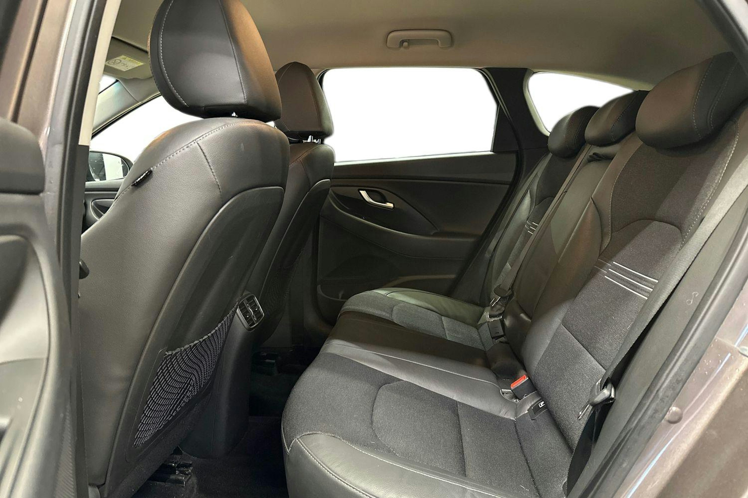 ruskea (beige) Hyundai i30 Wagon 2021 kuva 8.