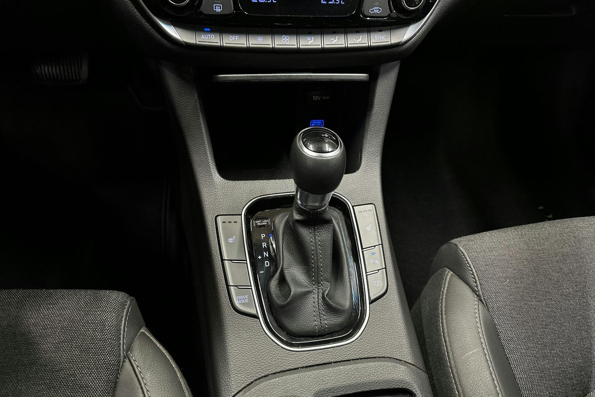 ruskea (beige) Hyundai i30 Wagon 2021 kuva 19.