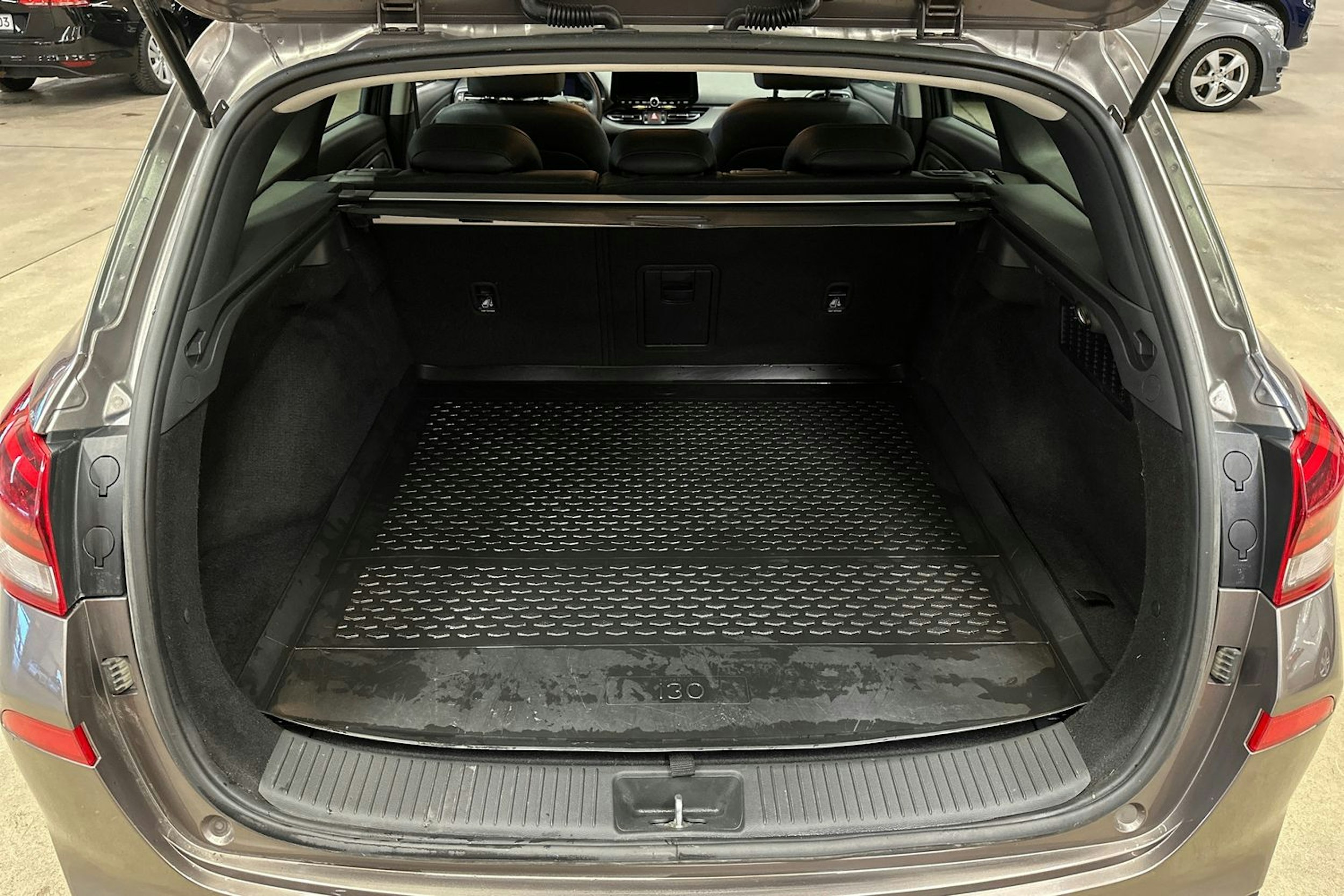 ruskea (beige) Hyundai i30 Wagon 2021 kuva 28.