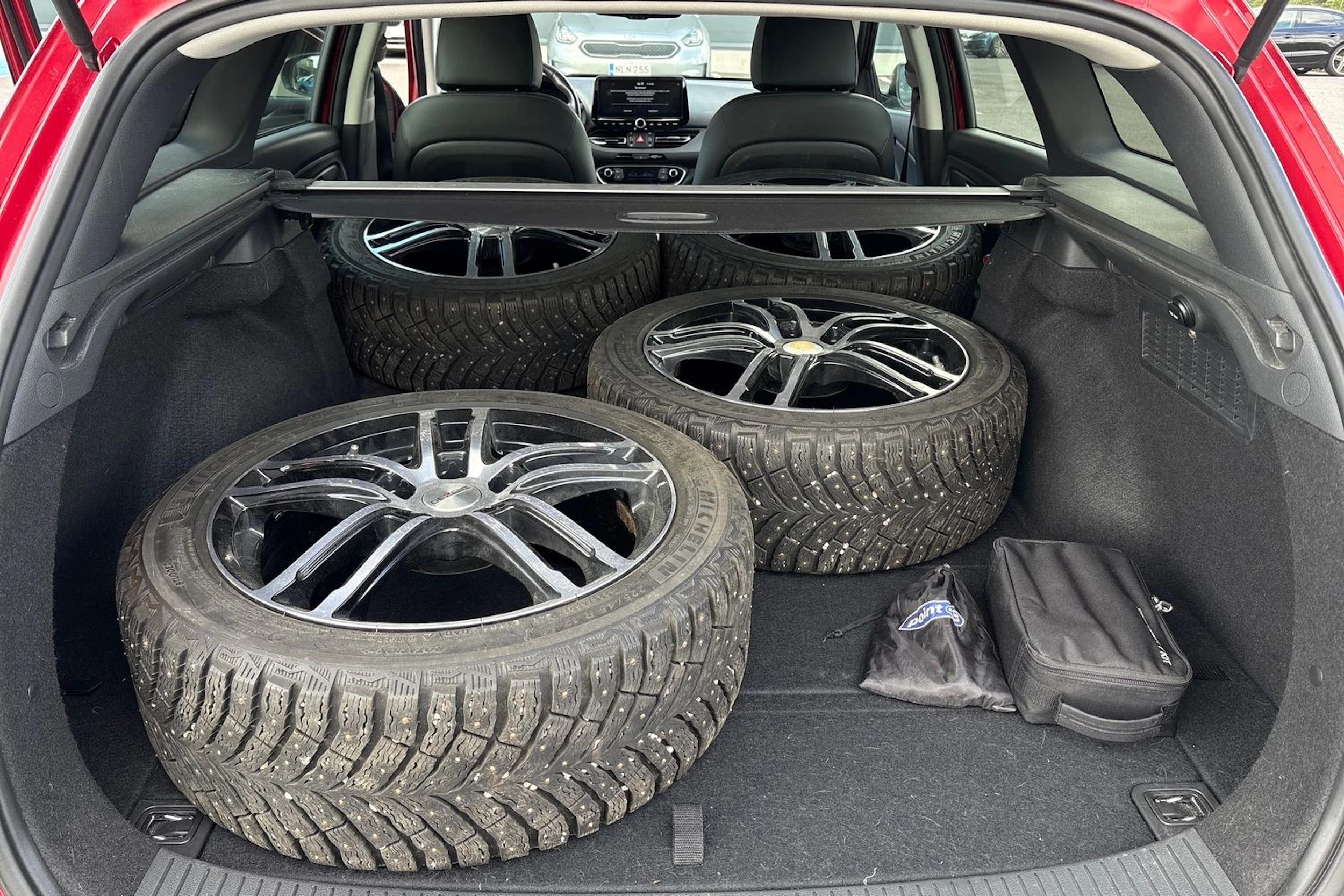 musta Hyundai i30 Wagon 2020 kuva 4.