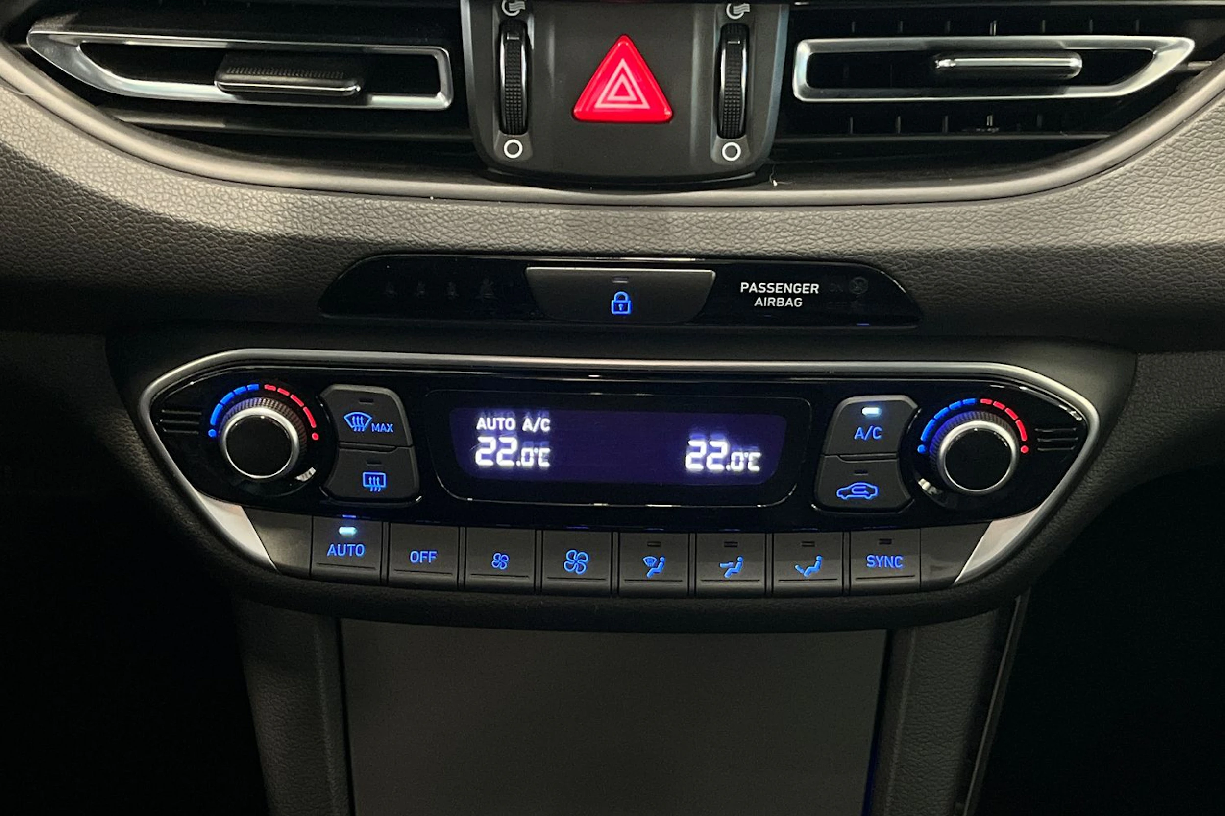 punainen Hyundai i30 Wagon 2021 kuva 22.