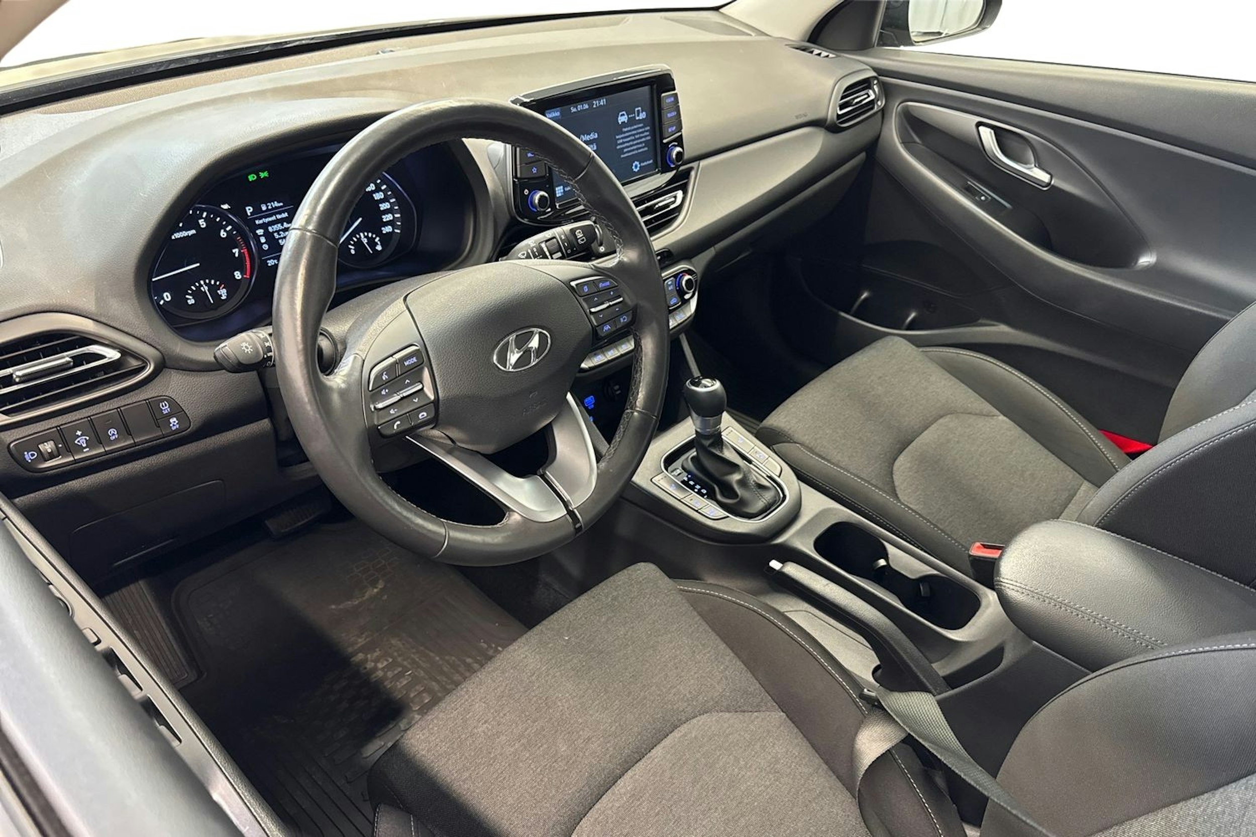 harmaa Hyundai i30 Wagon 2021 kuva 7.