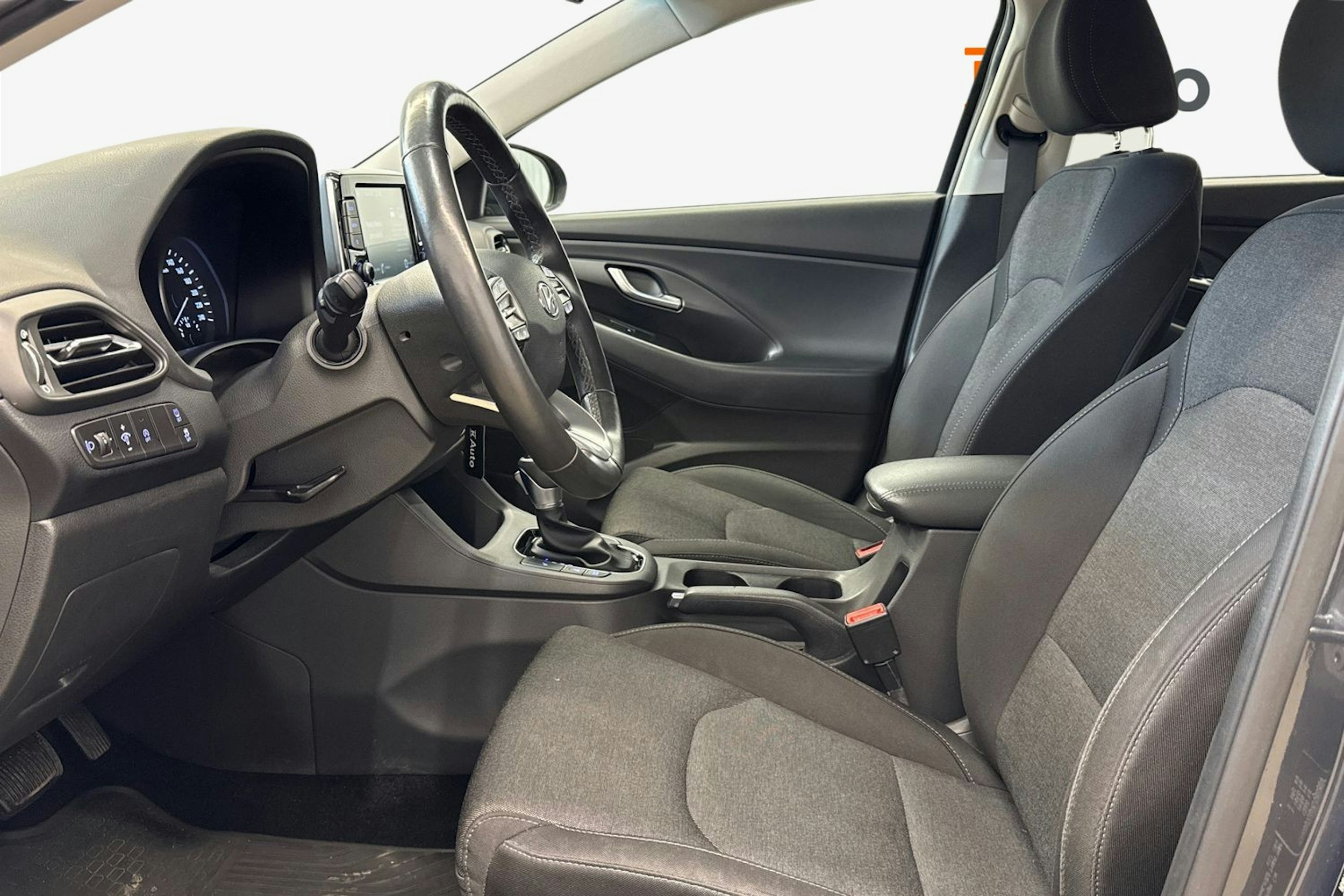 harmaa Hyundai i30 Wagon 2021 kuva 11.