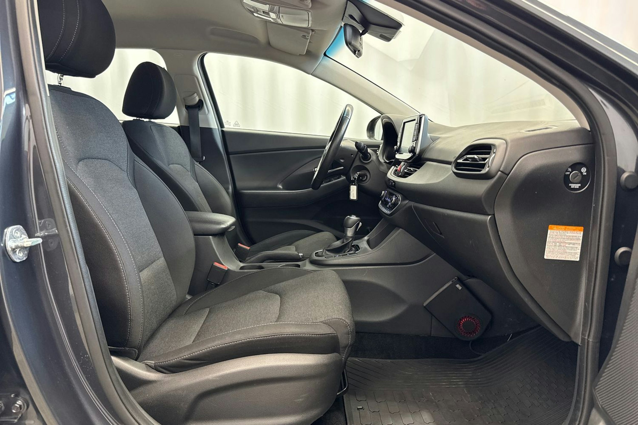harmaa Hyundai i30 Wagon 2021 kuva 13.