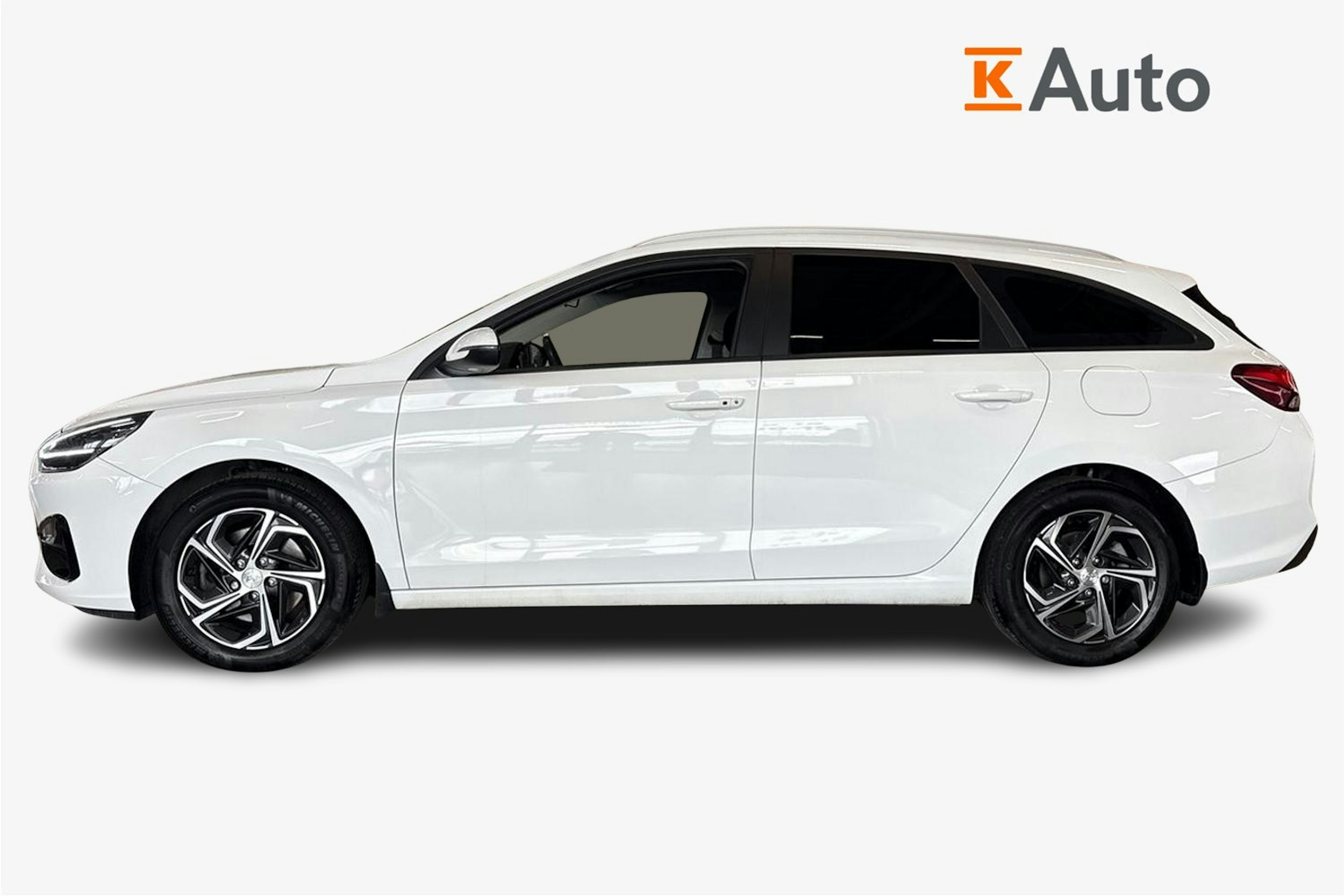 valkoinen Hyundai i30 Wagon 2021 kuva 6.