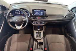 valkoinen Hyundai i30 Wagon 2021 kuva 9.