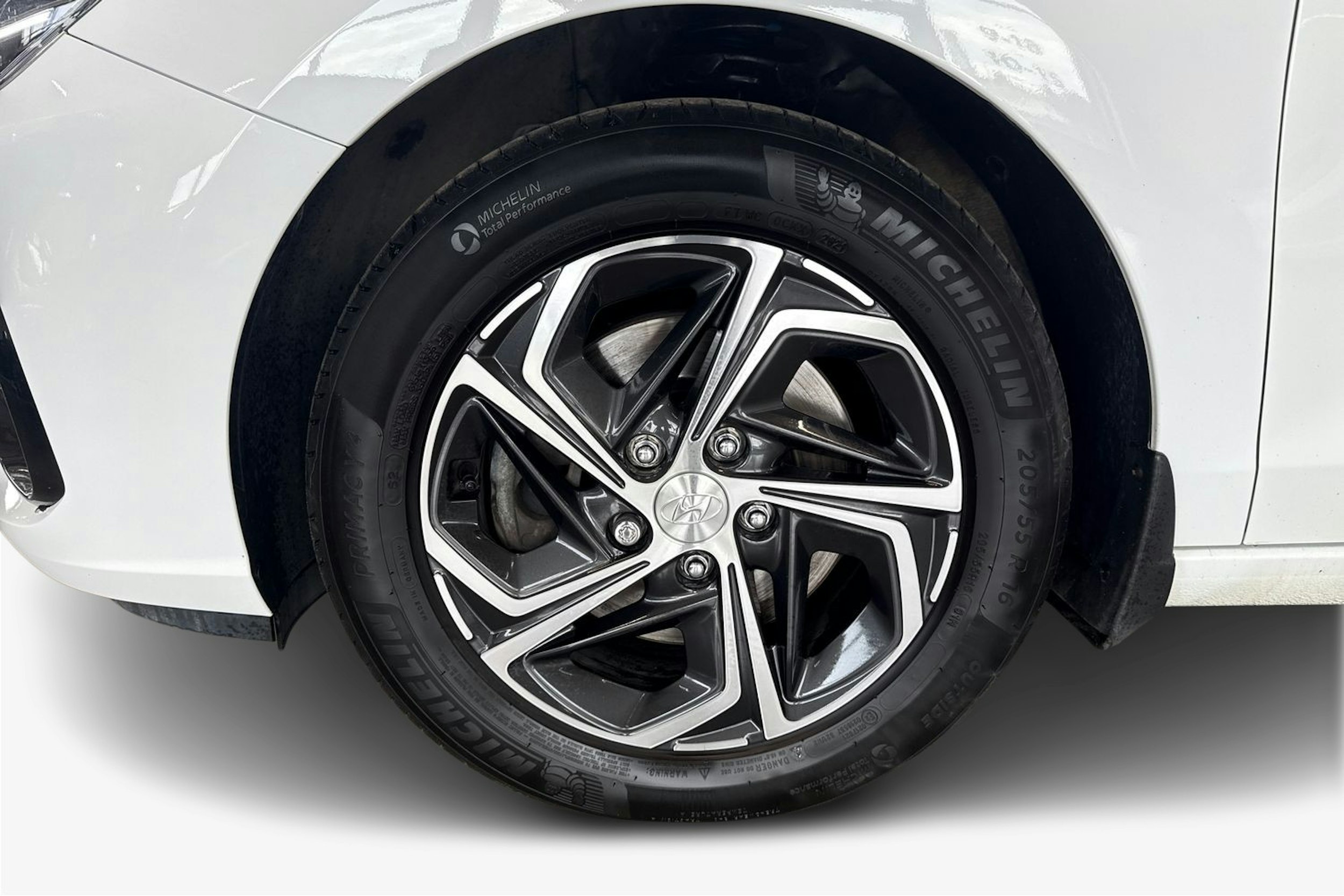 valkoinen Hyundai i30 Wagon 2021 kuva 11.