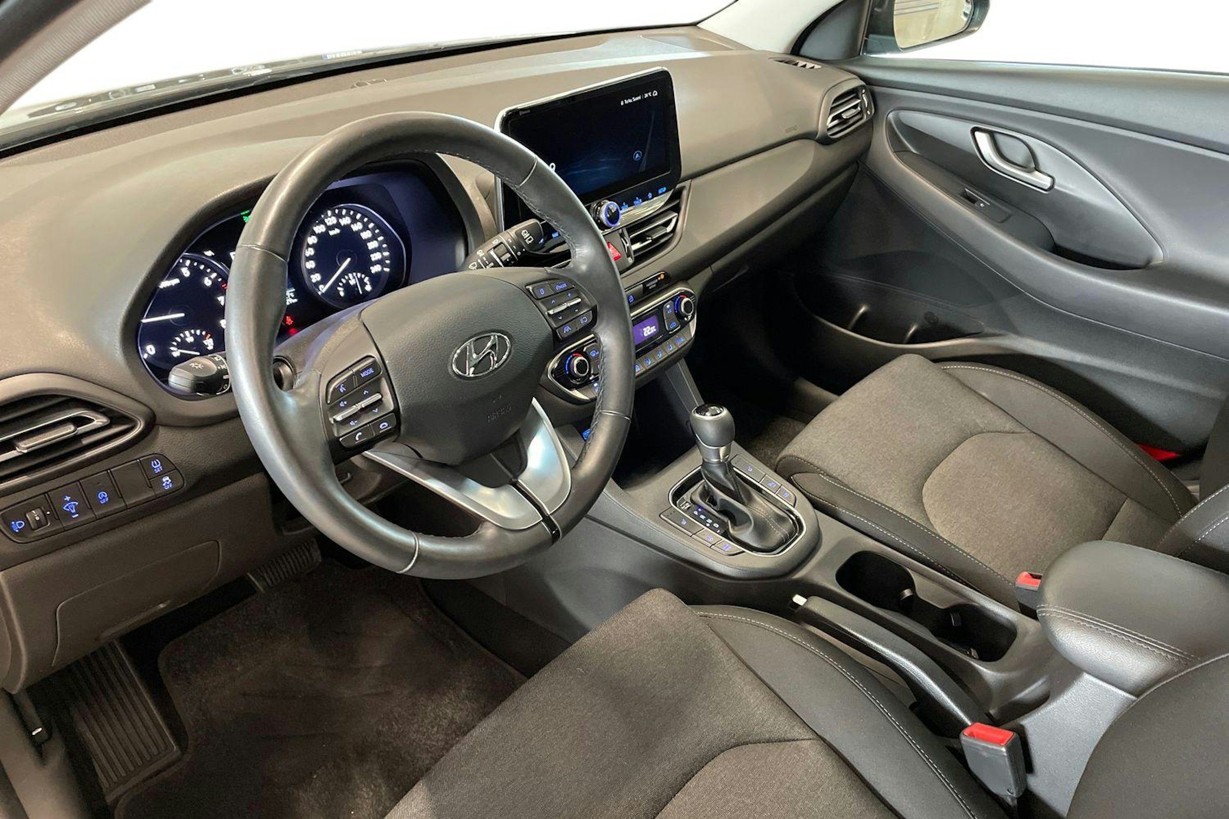 harmaa Hyundai i30 Wagon 2021 kuva 7.