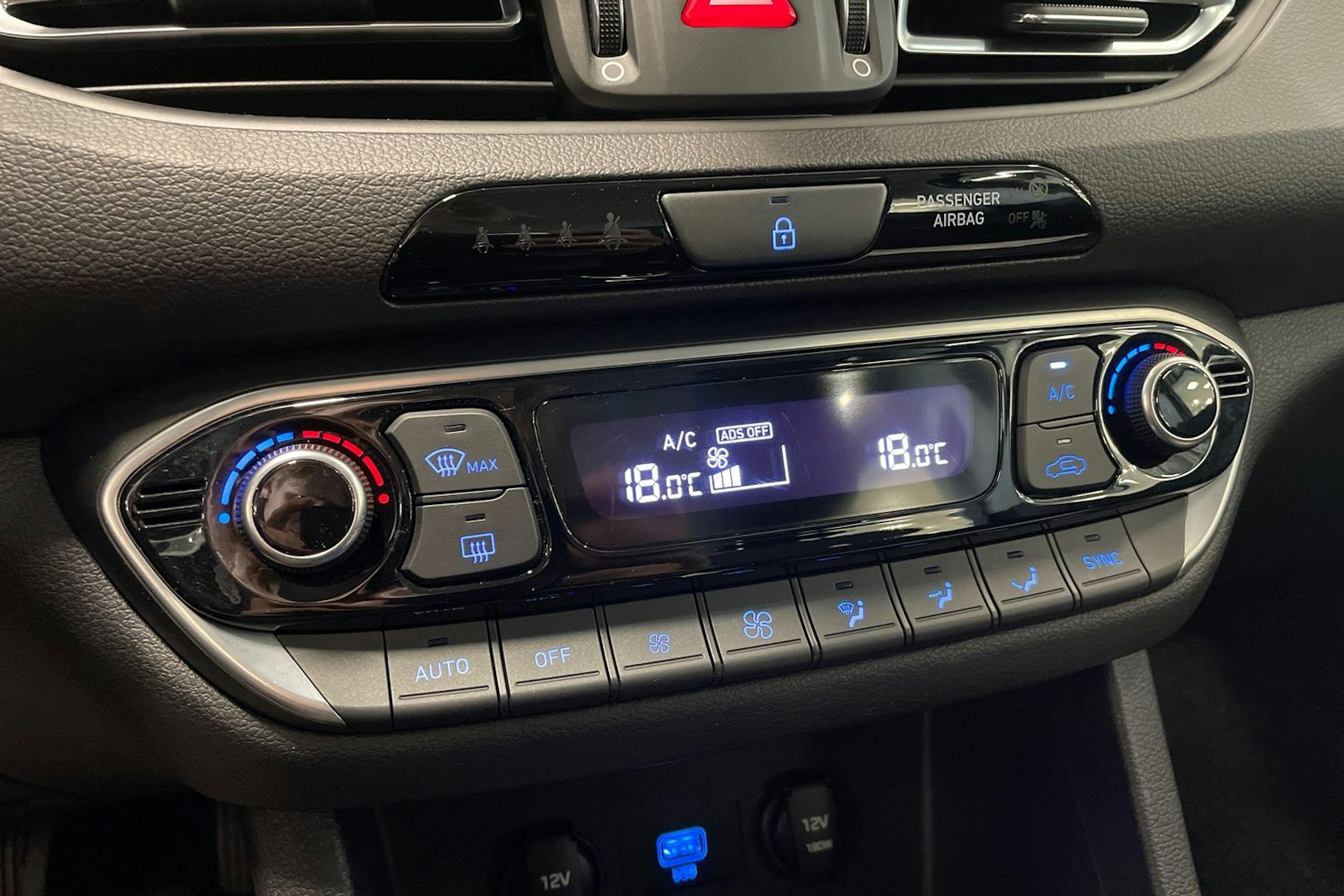 harmaa Hyundai i30 Wagon 2021 kuva 21.