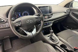 musta Hyundai i30 Wagon 2022 kuva 6.