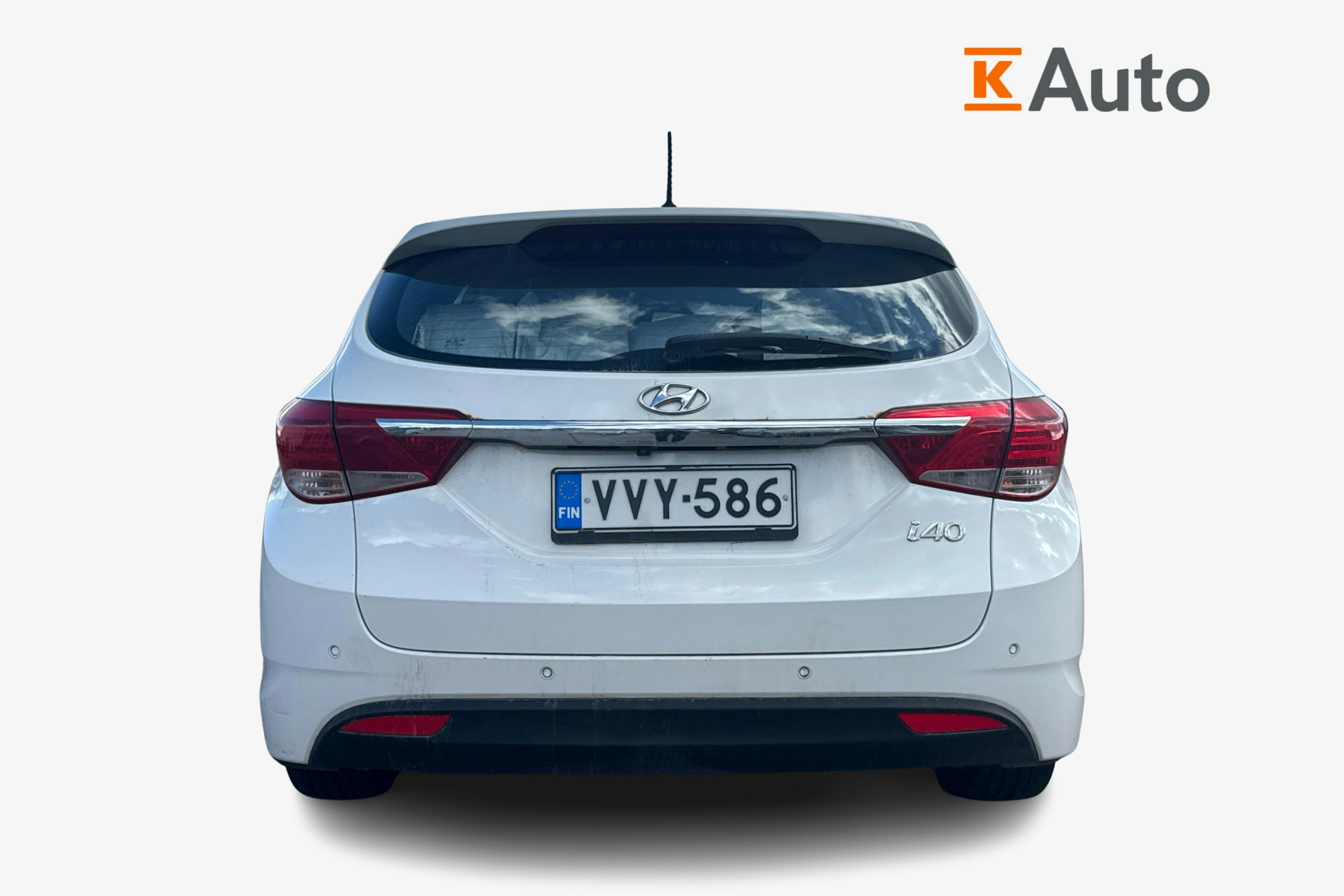 Valkoinen Hyundai i40 2011 kuva 3.