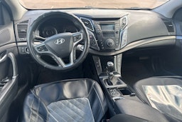 Valkoinen Hyundai i40 2011 kuva 7.