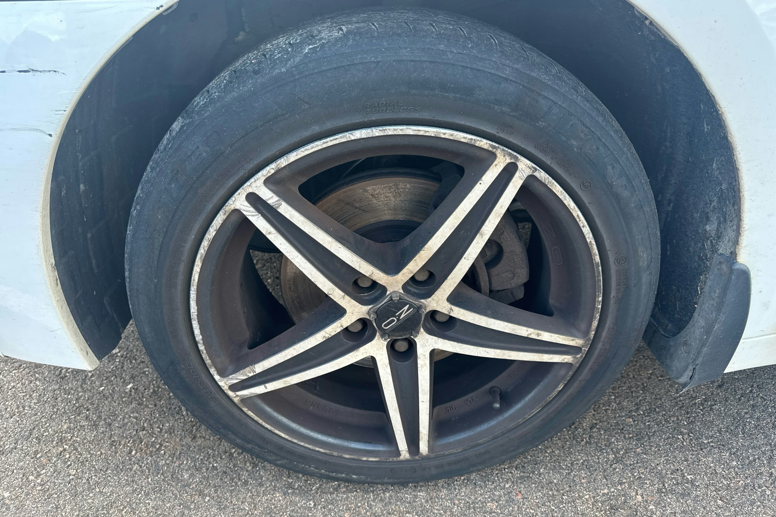 Valkoinen Hyundai i40 2011 kuva 9.