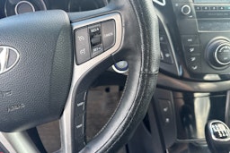 Valkoinen Hyundai i40 2011 kuva 13.