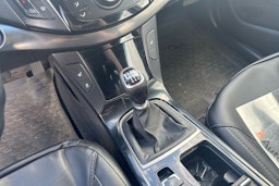 Valkoinen Hyundai i40 2011 kuva 15.