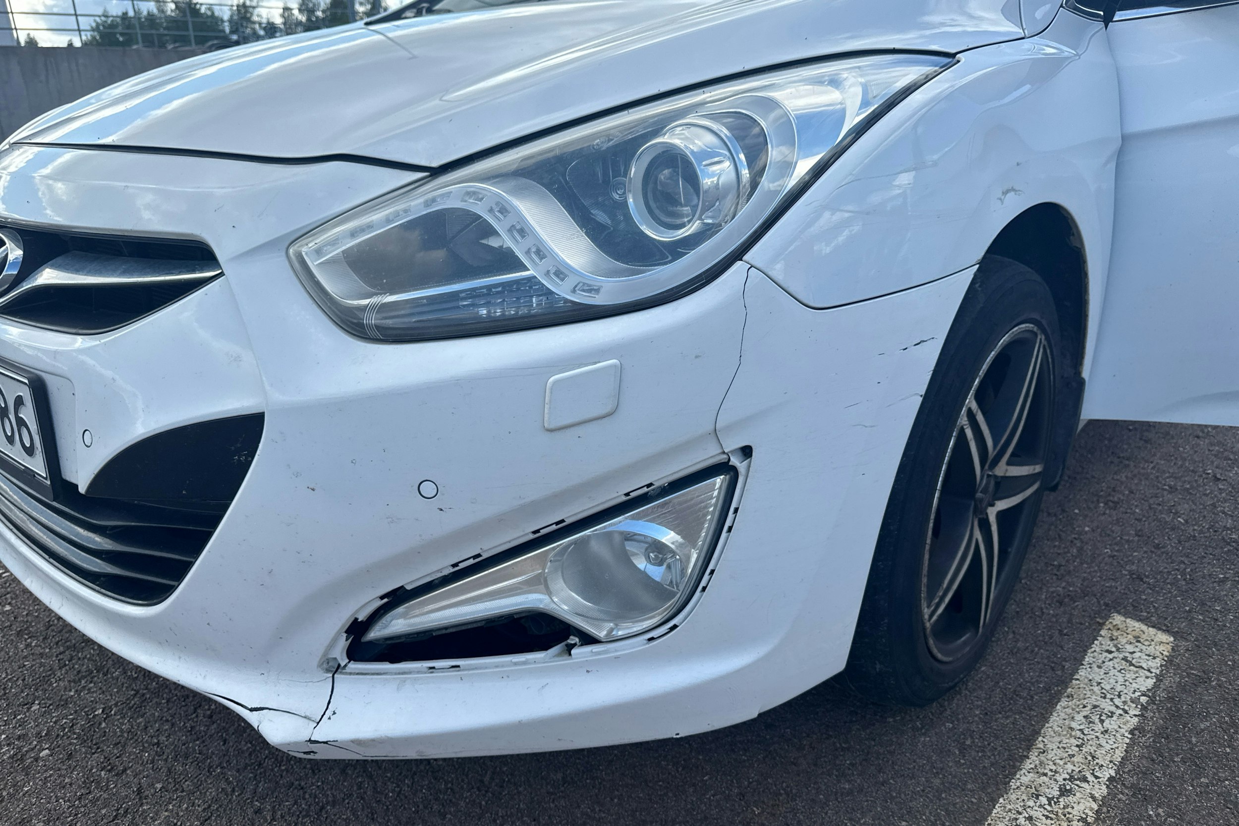 Valkoinen Hyundai i40 2011 kuva 16.