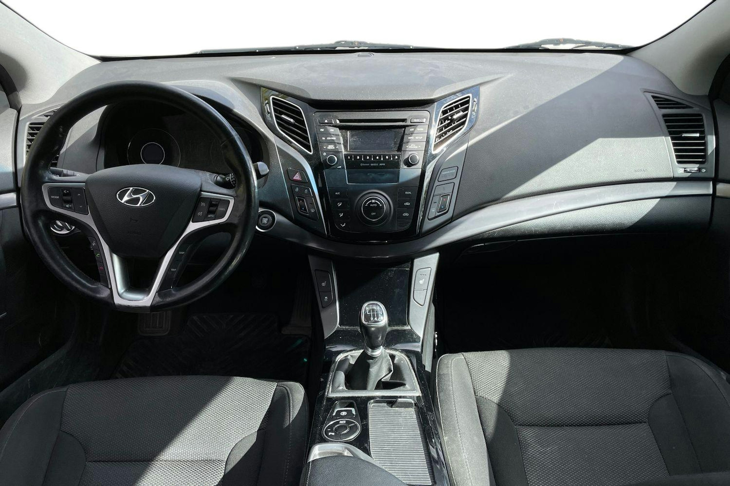 harmaa Hyundai i40 2011 kuva 9.