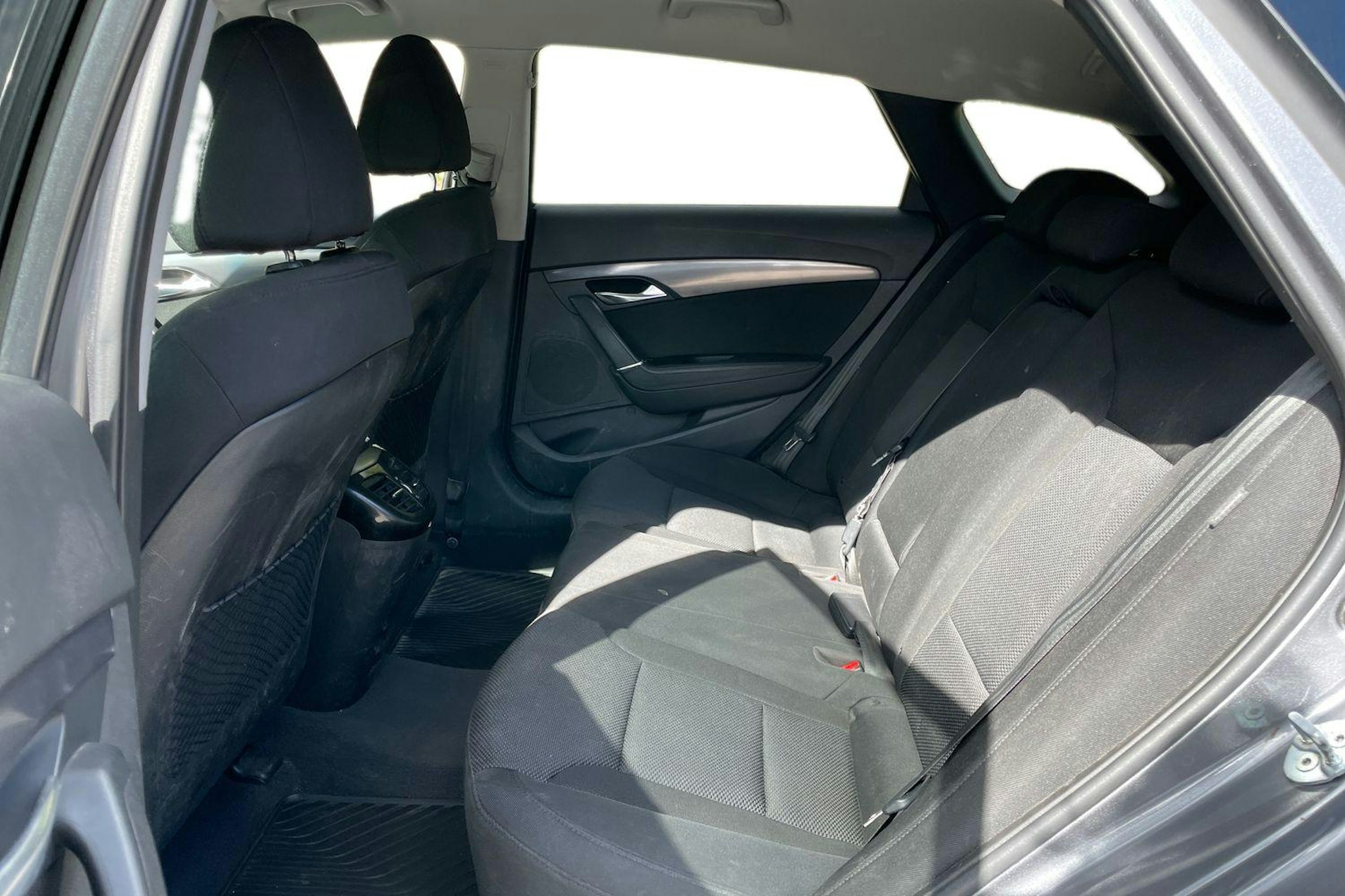 harmaa Hyundai i40 2011 kuva 10.