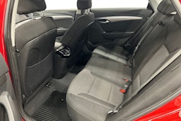 punainen Hyundai i40 2012 kuva 10.