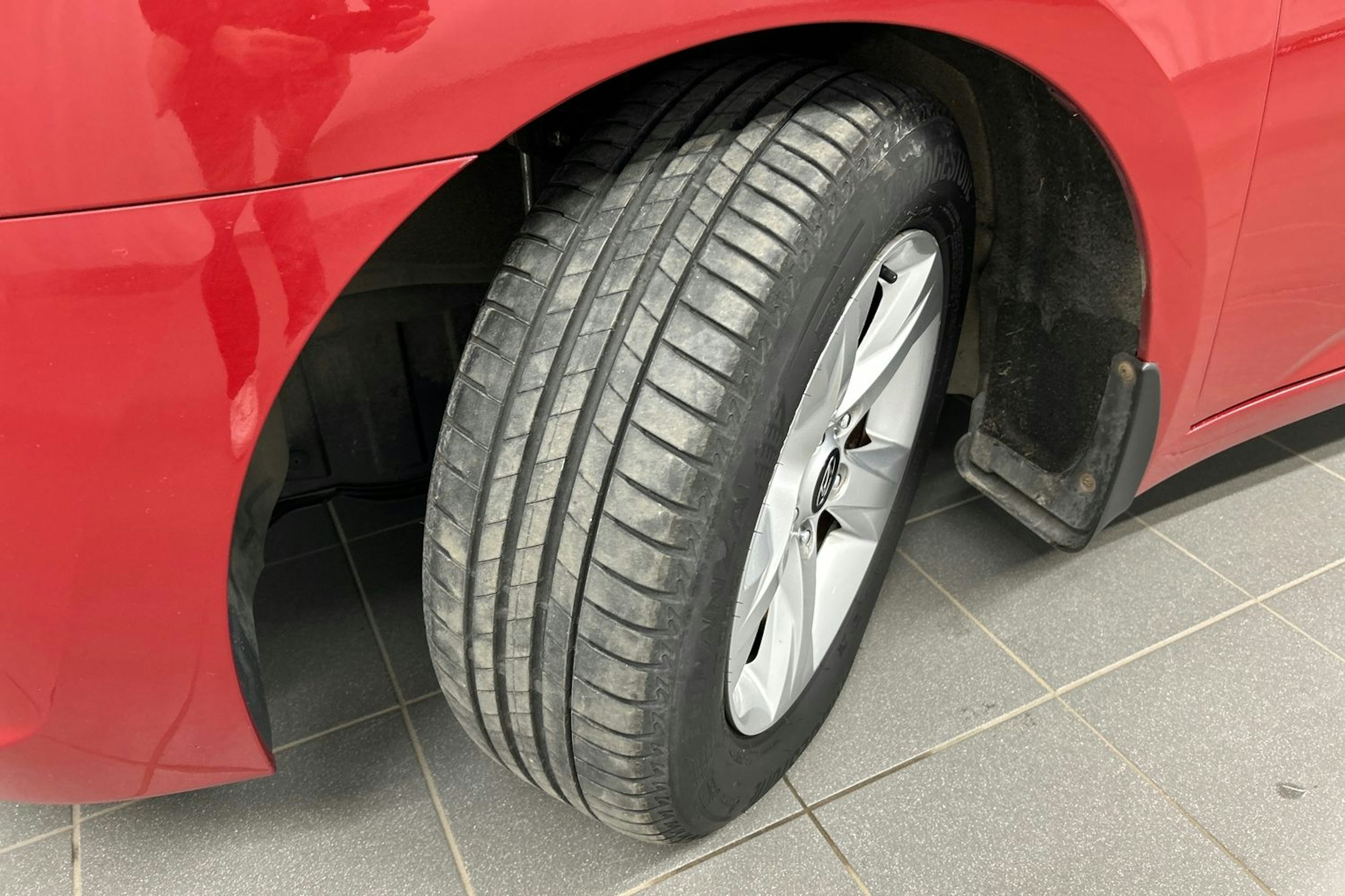 punainen Hyundai i40 2012 kuva 13.