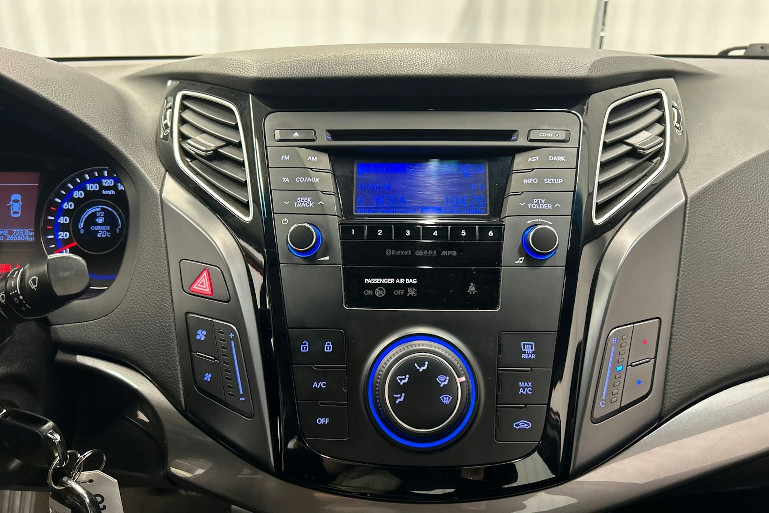 punainen Hyundai i40 2012 kuva 20.