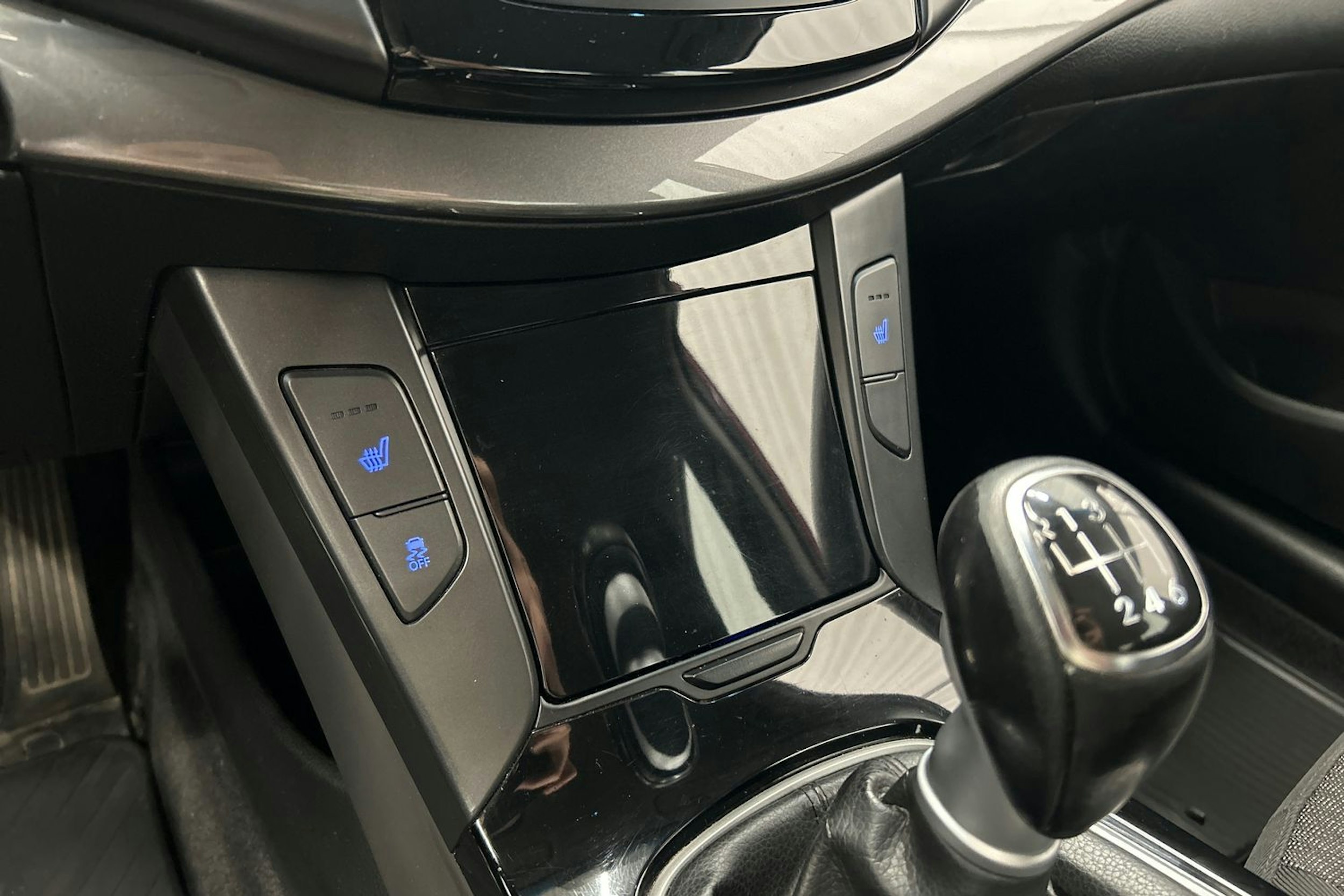 punainen Hyundai i40 2012 kuva 21.