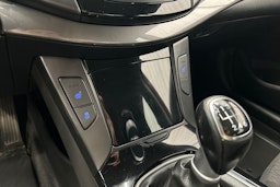 punainen Hyundai i40 2012 kuva 21.