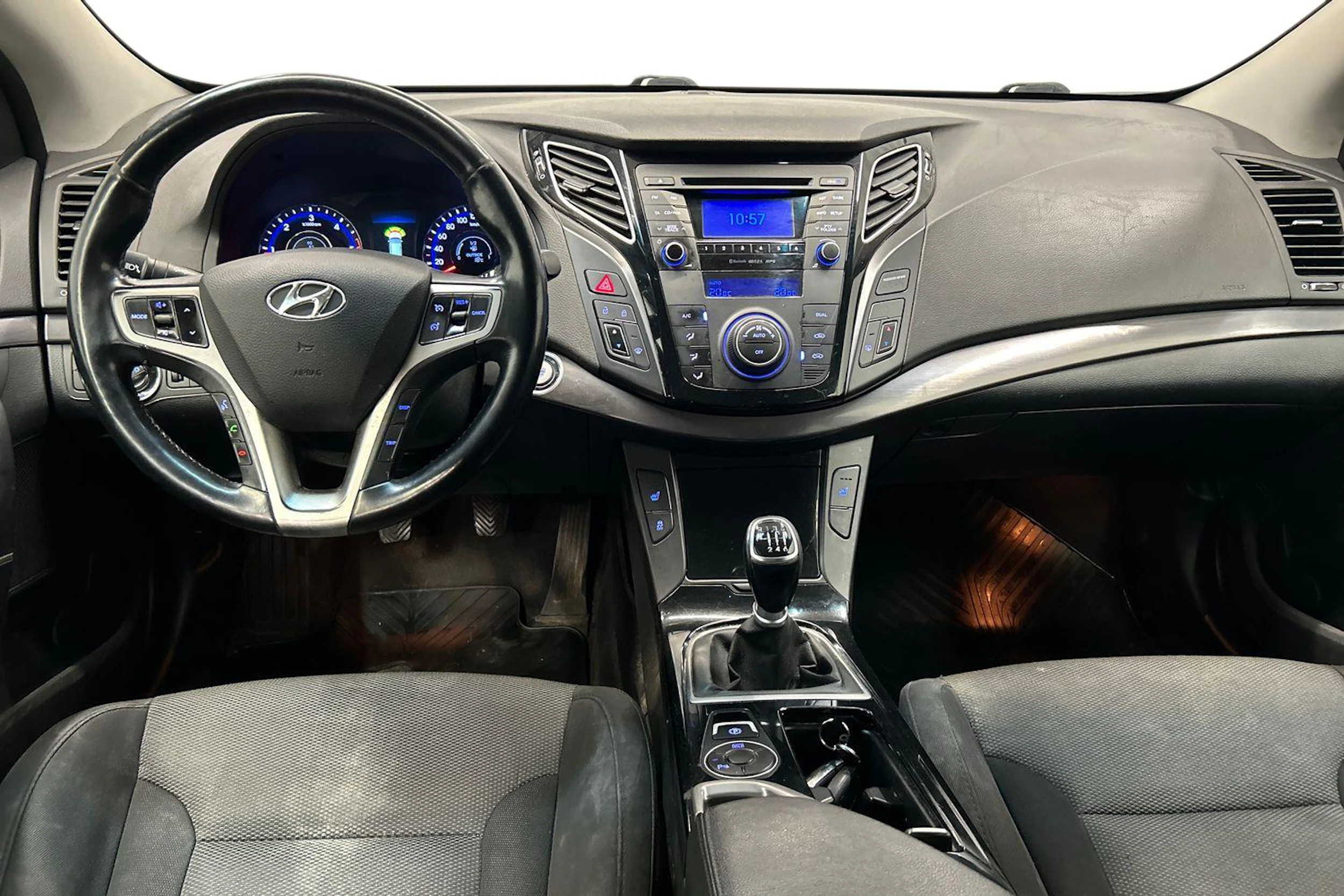 musta Hyundai i40 2013 kuva 7.