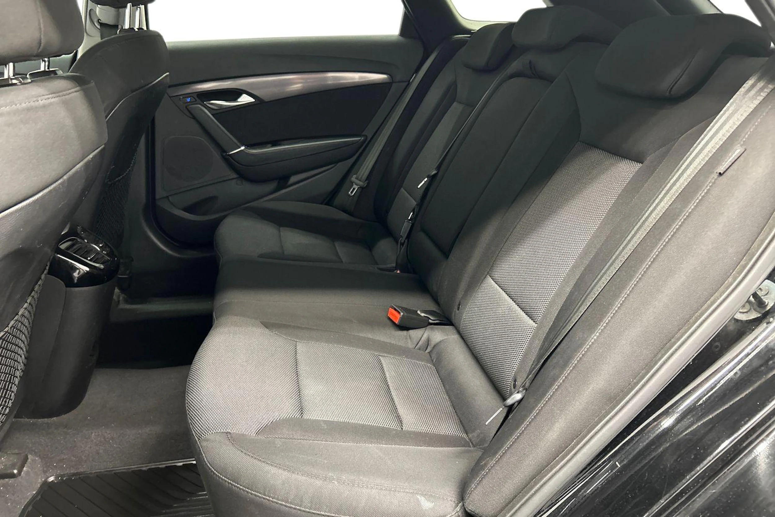 musta Hyundai i40 2013 kuva 8.
