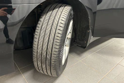 musta Hyundai i40 2013 kuva 10.