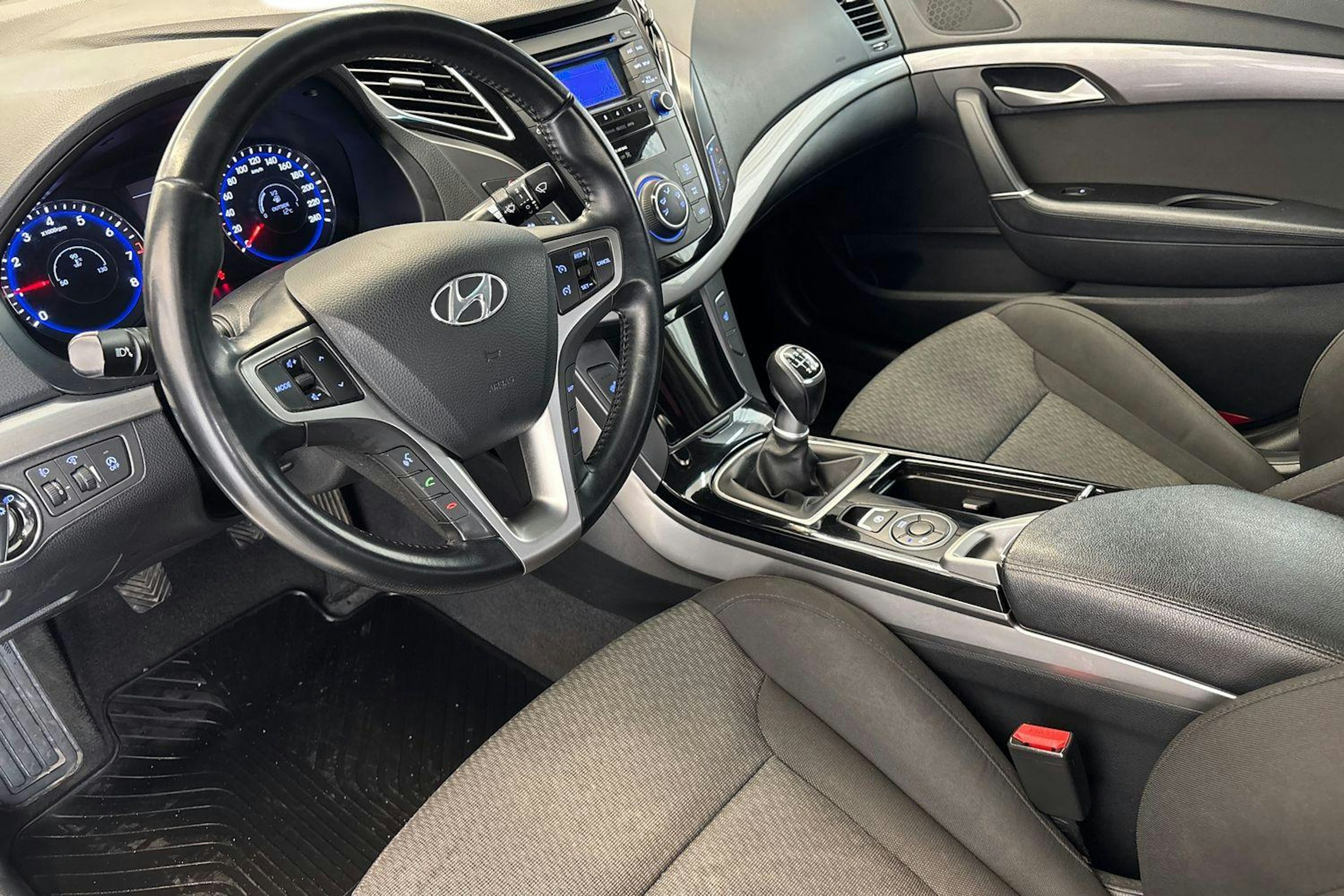 valkoinen Hyundai i40 Sedan 2013 kuva 7.