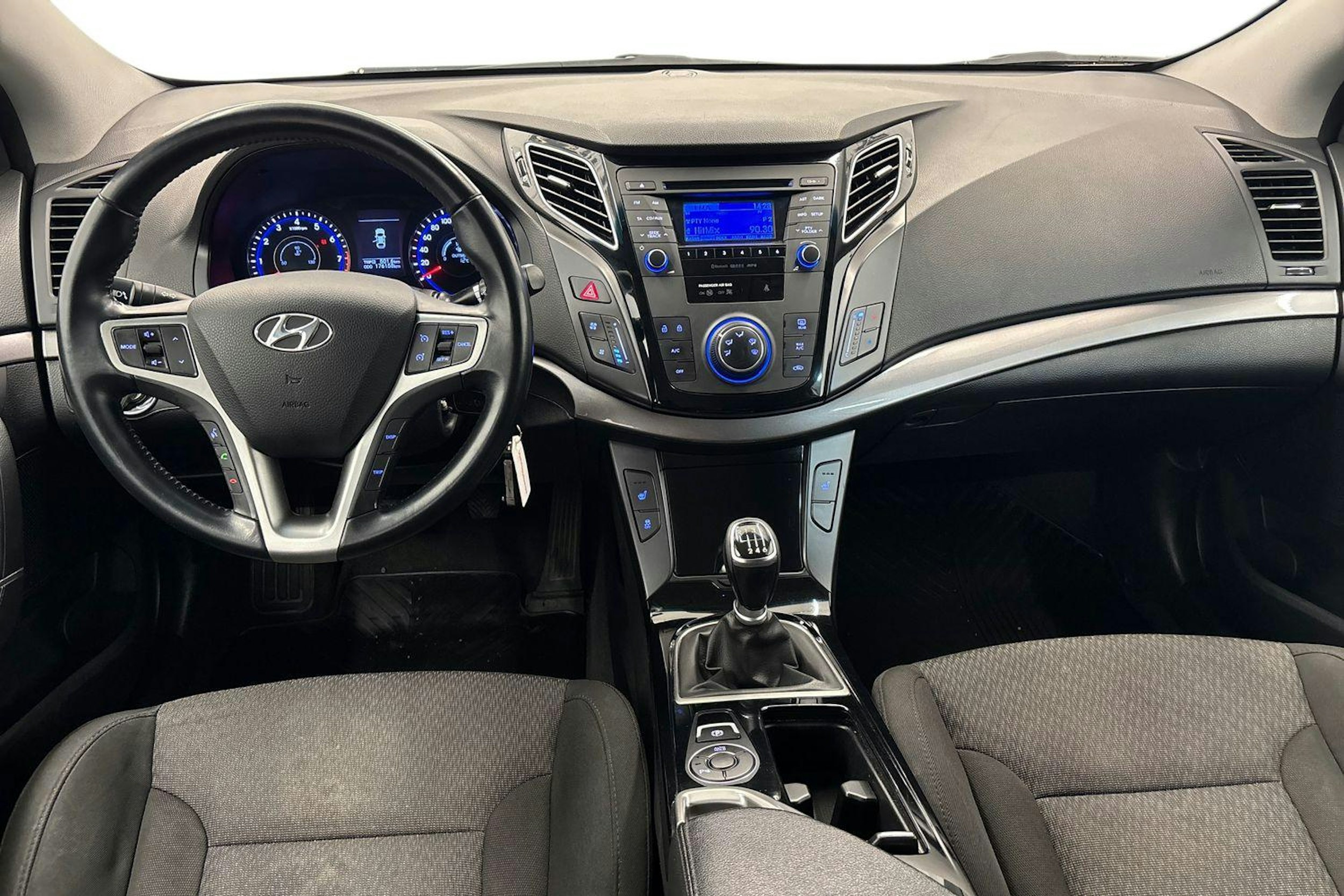 valkoinen Hyundai i40 Sedan 2013 kuva 9.