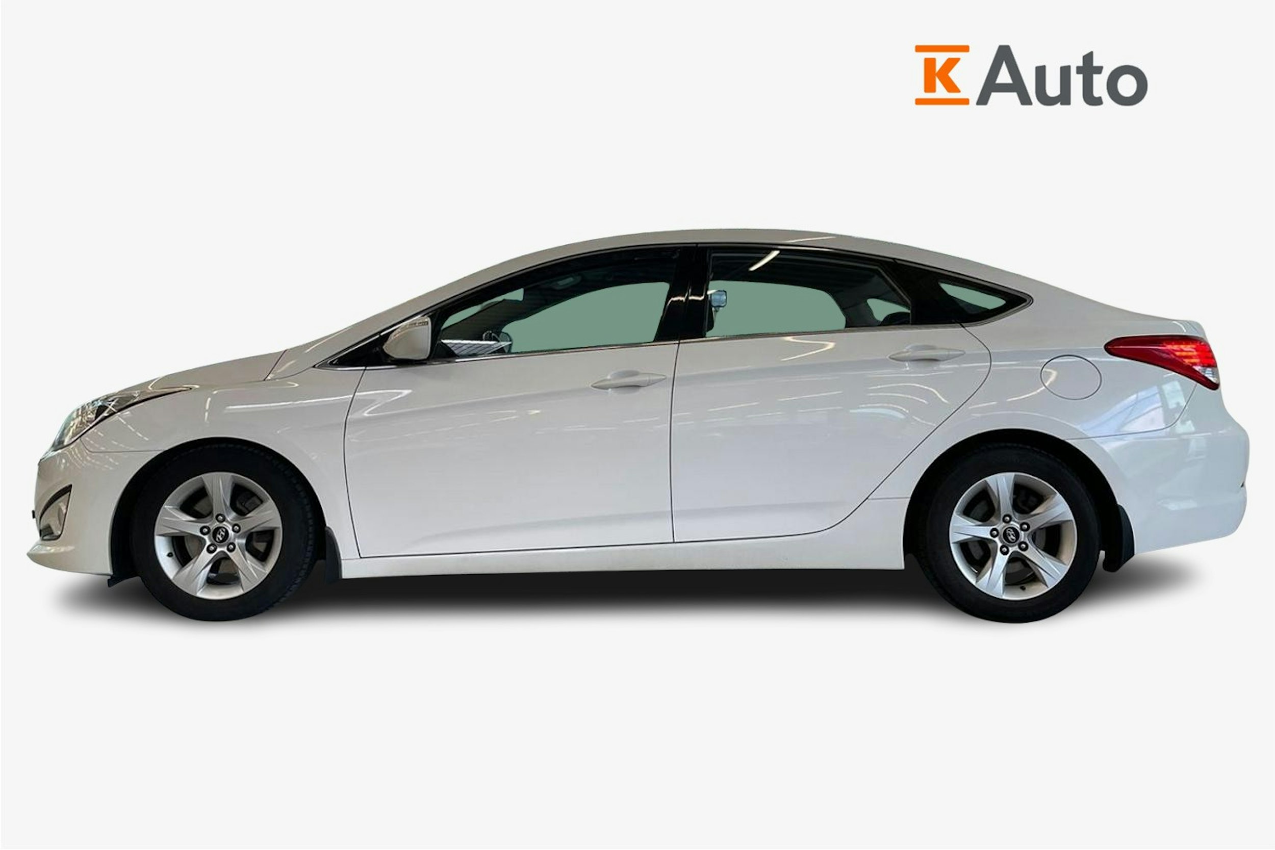 Valkoinen Hyundai i40 Sedan 2013 kuva 6.