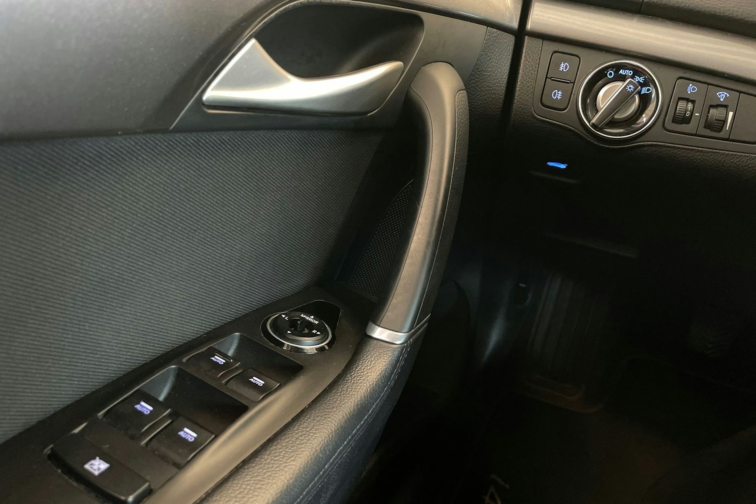 Valkoinen Hyundai i40 Sedan 2013 kuva 21.