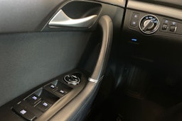 Valkoinen Hyundai i40 Sedan 2013 kuva 21.