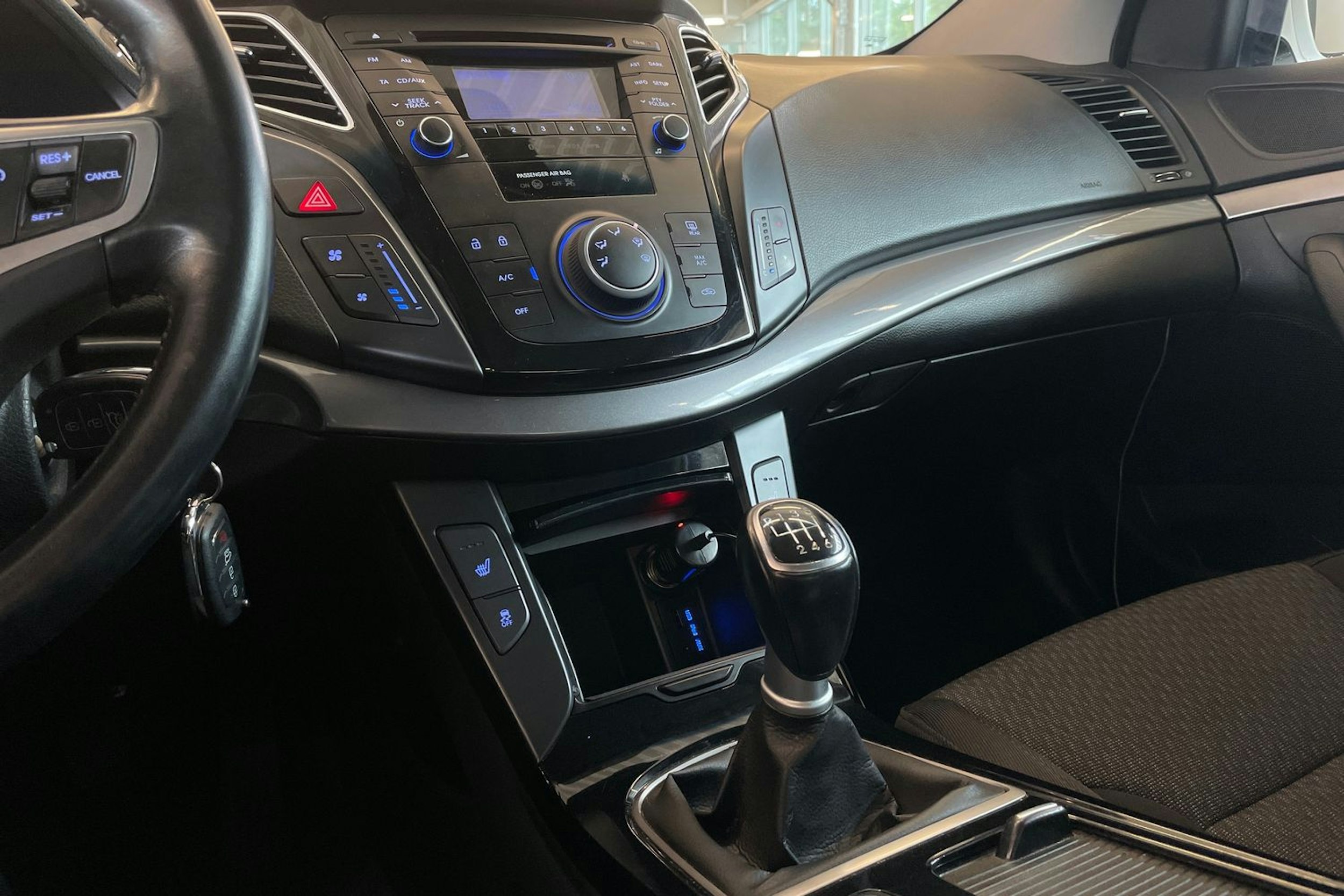 Valkoinen Hyundai i40 Sedan 2013 kuva 22.