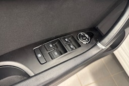 valkoinen Hyundai i40 Sedan 2013 kuva 16.