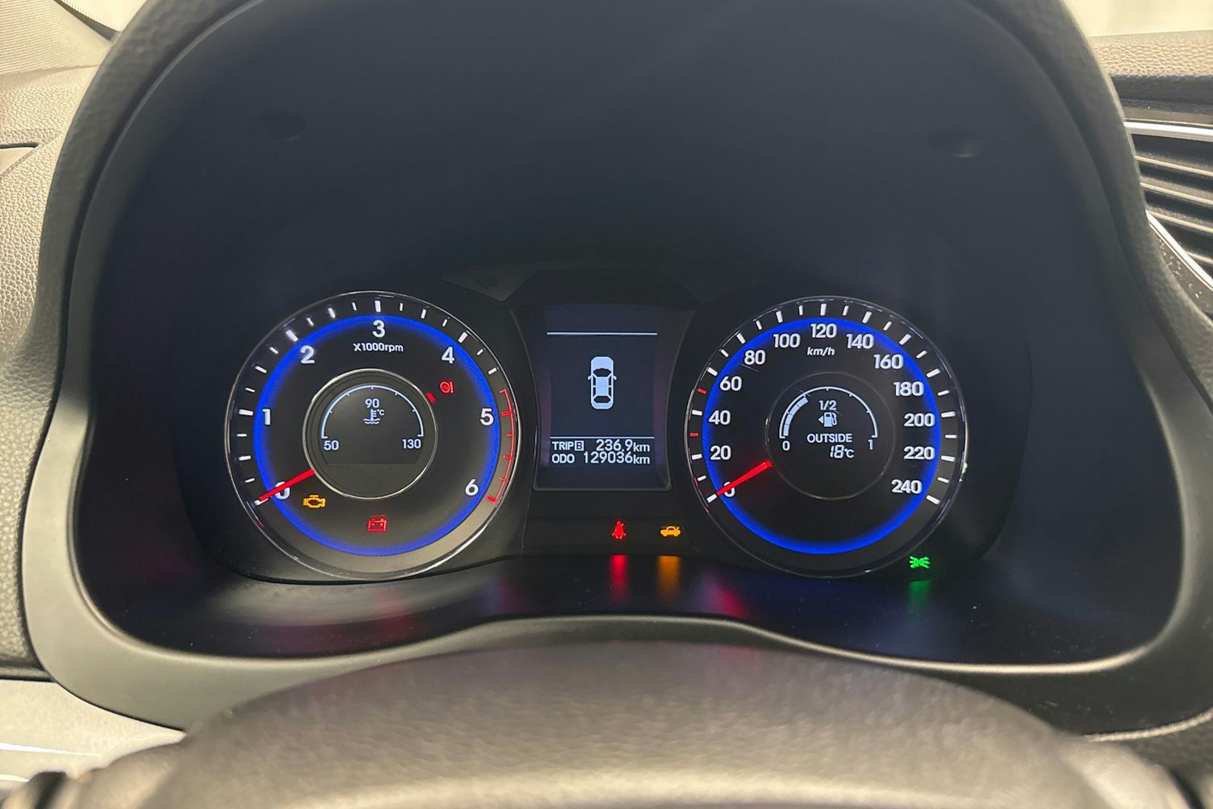 valkoinen Hyundai i40 Sedan 2013 kuva 18.