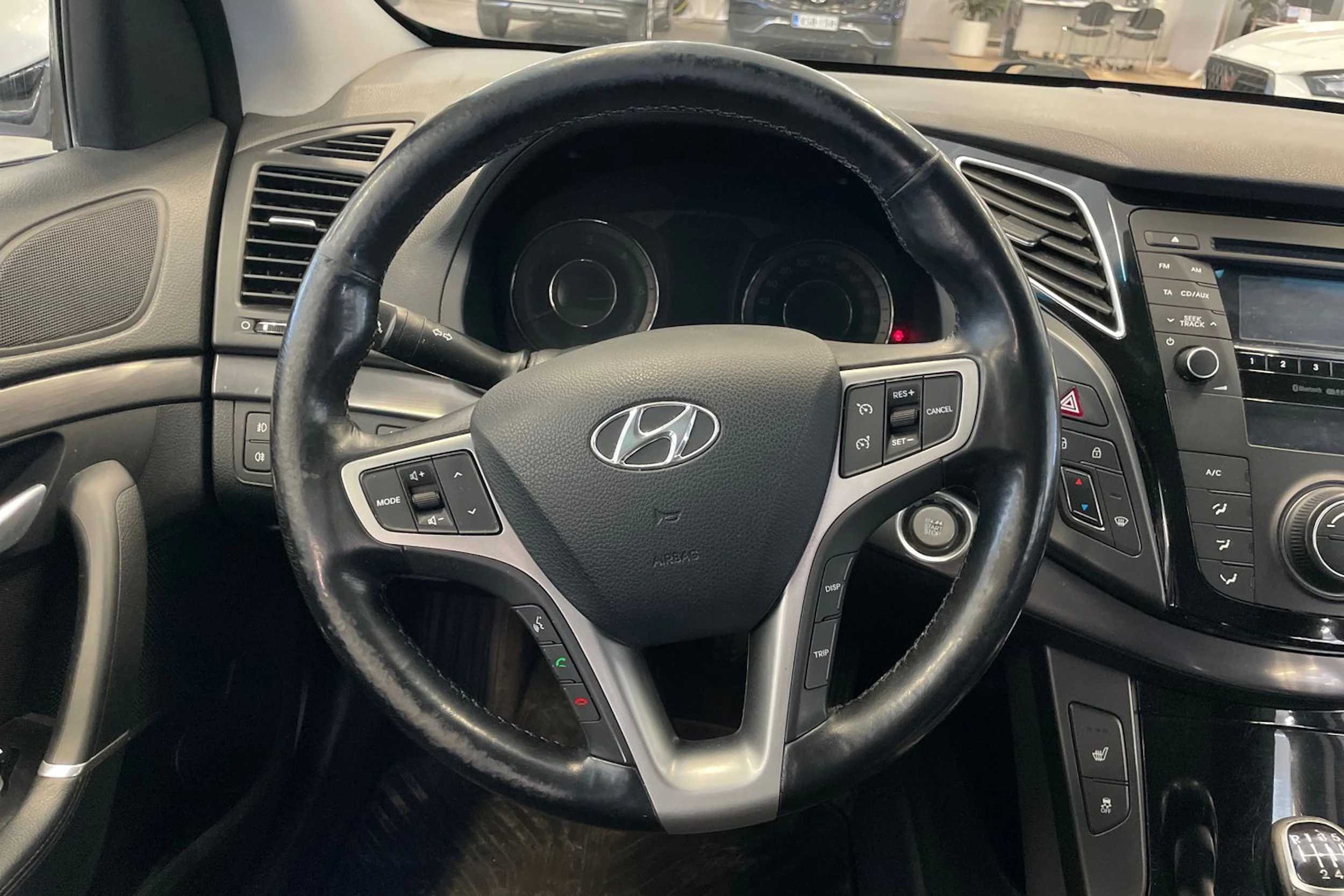 valkoinen Hyundai i40 Wagon 2014 kuva 12.