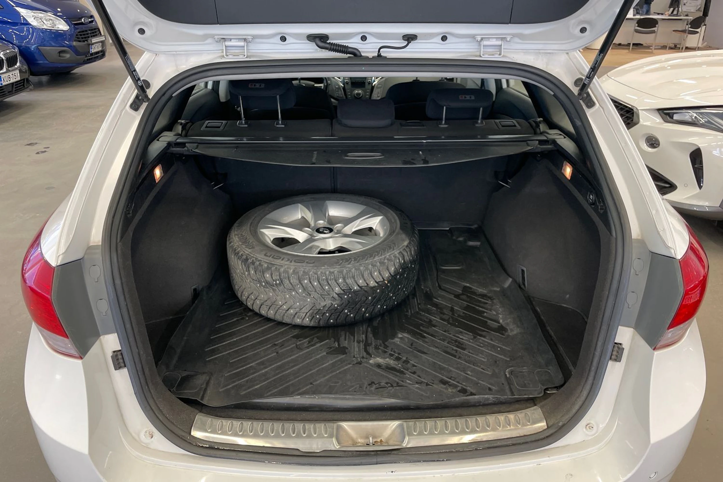 valkoinen Hyundai i40 Wagon 2014 kuva 20.