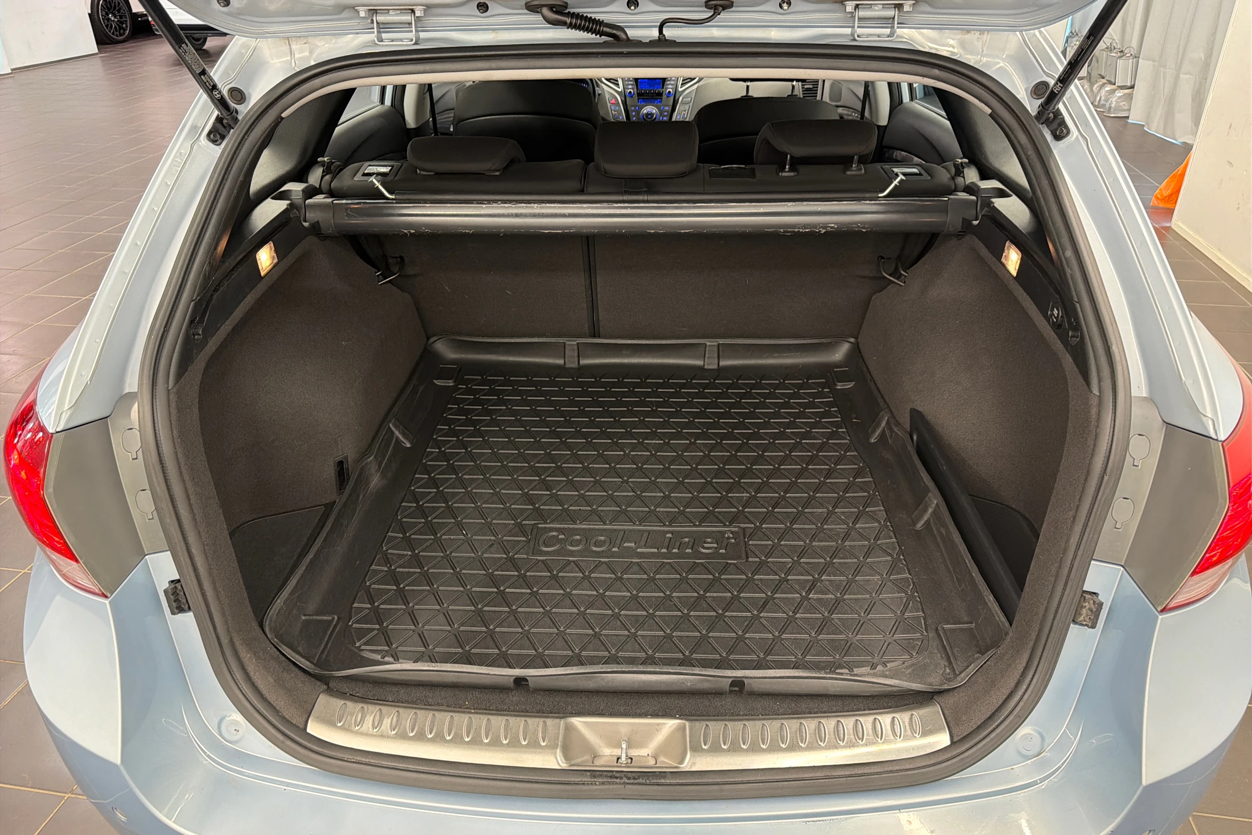 sininen Hyundai i40 Wagon 2014 kuva 11.