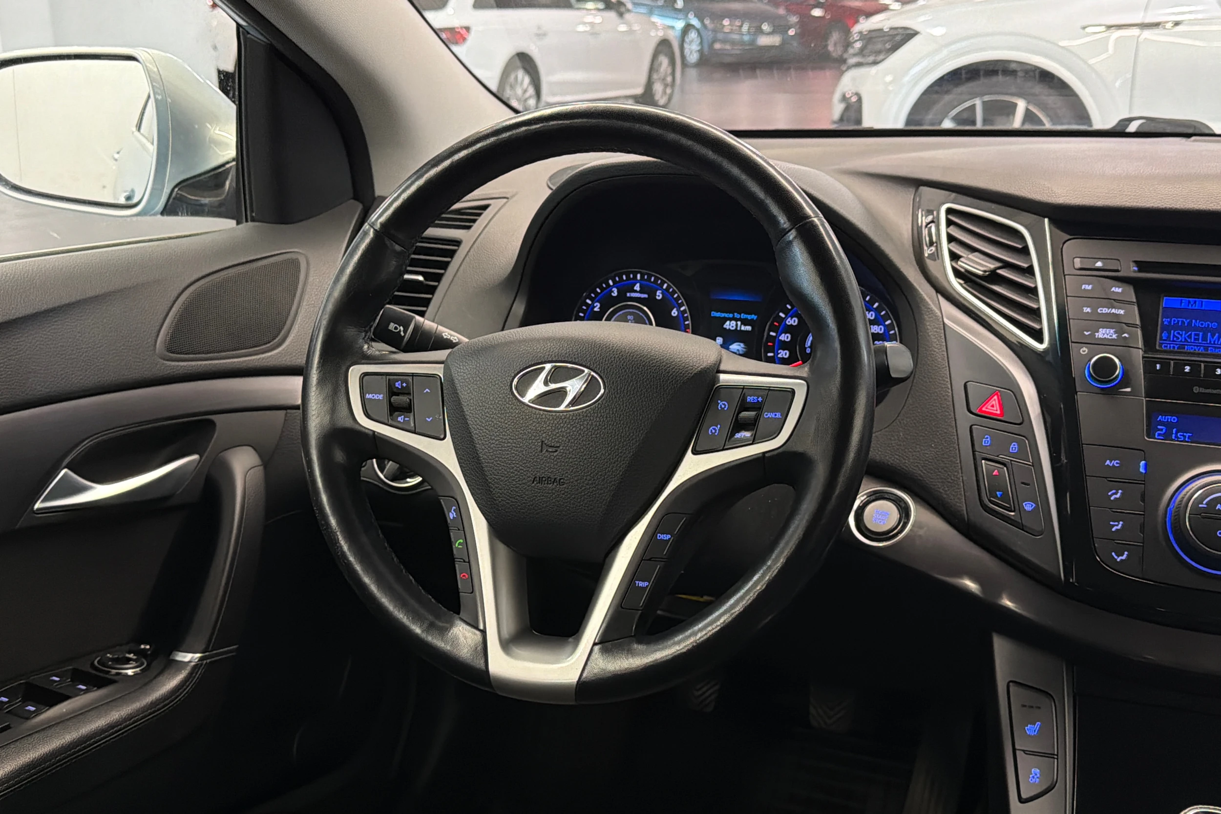 sininen Hyundai i40 Wagon 2014 kuva 13.