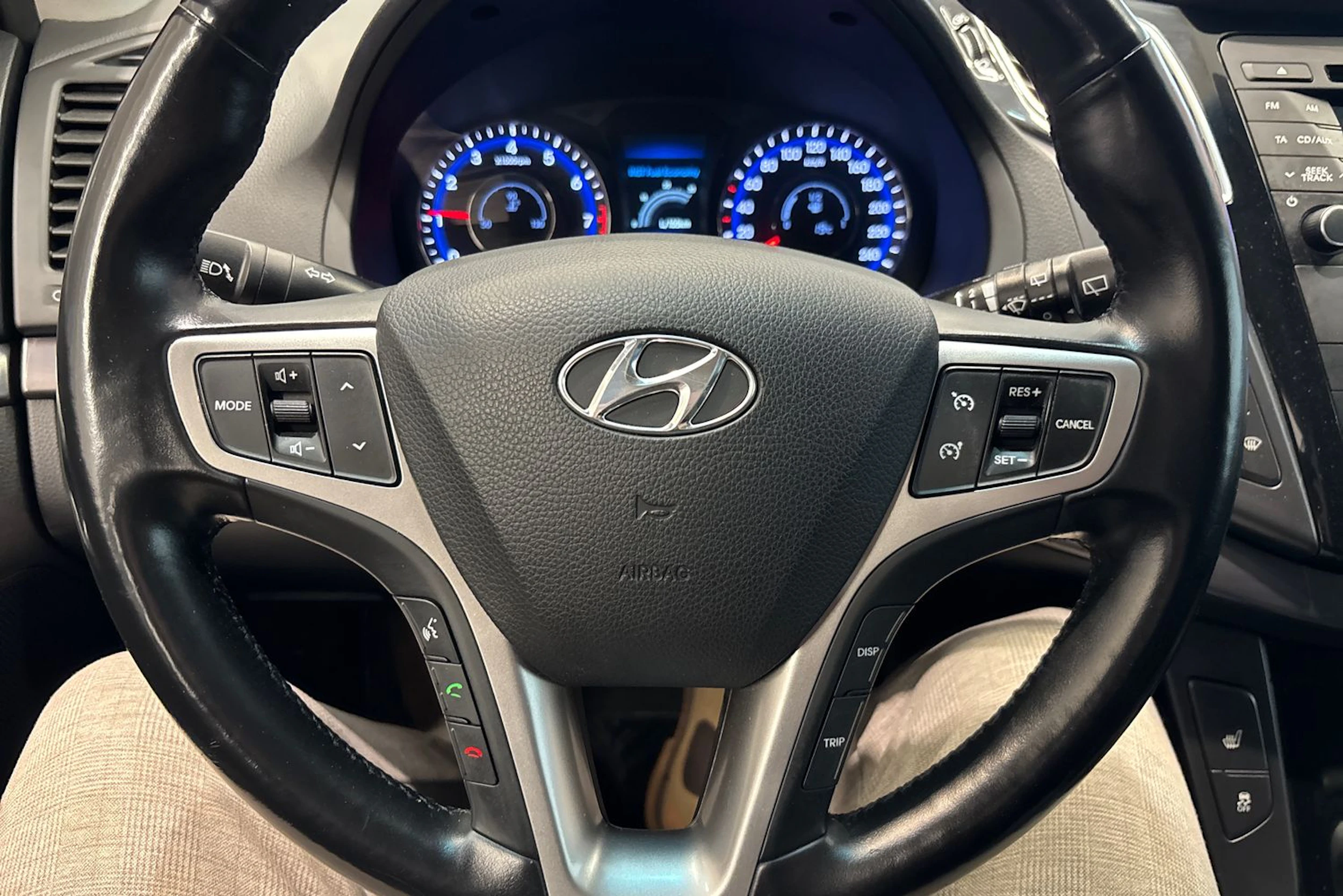Harmaa Hyundai i40 Wagon 2015 kuva 16.