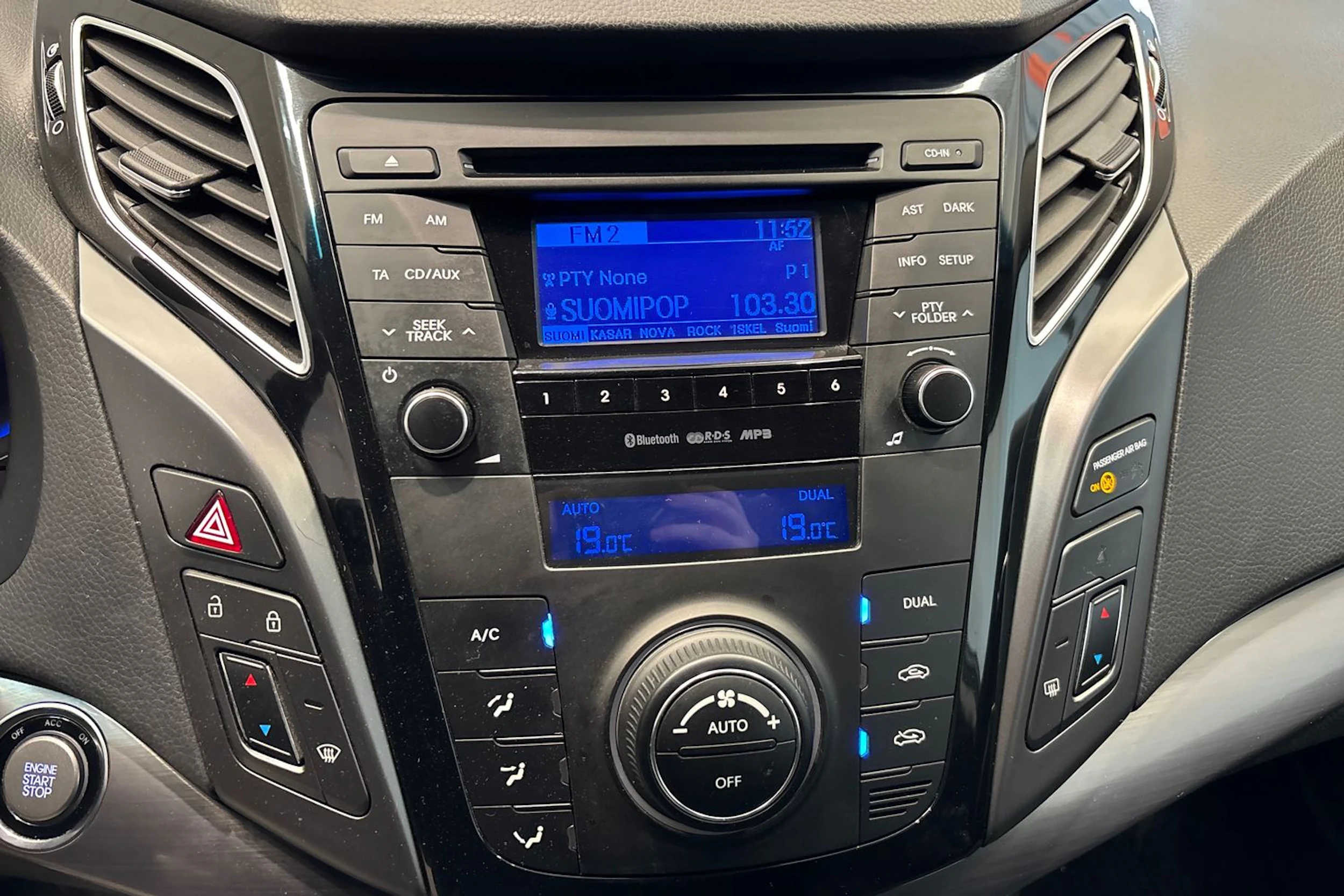 Harmaa Hyundai i40 Wagon 2015 kuva 18.