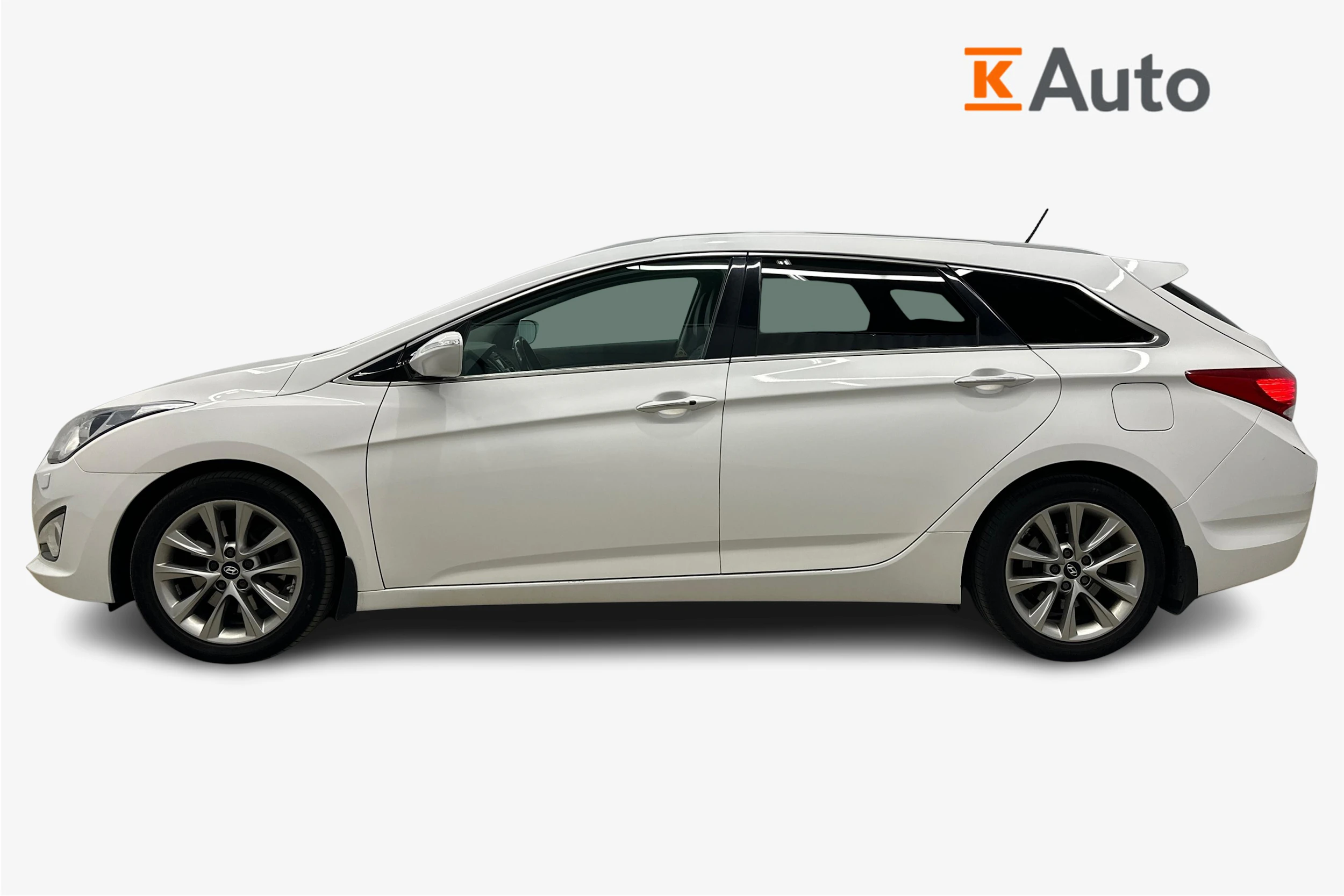 valkoinen Hyundai i40 Wagon 2015 kuva 5.