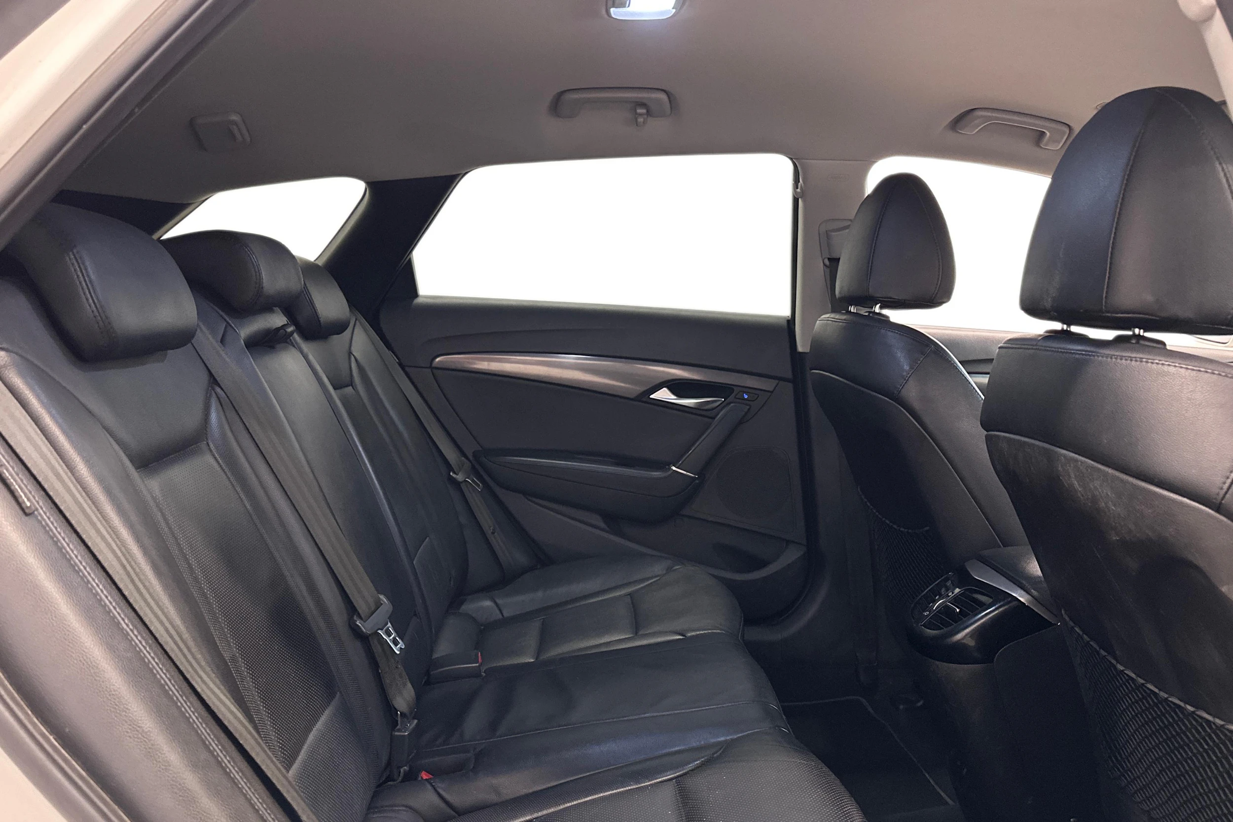 valkoinen Hyundai i40 Wagon 2015 kuva 9.