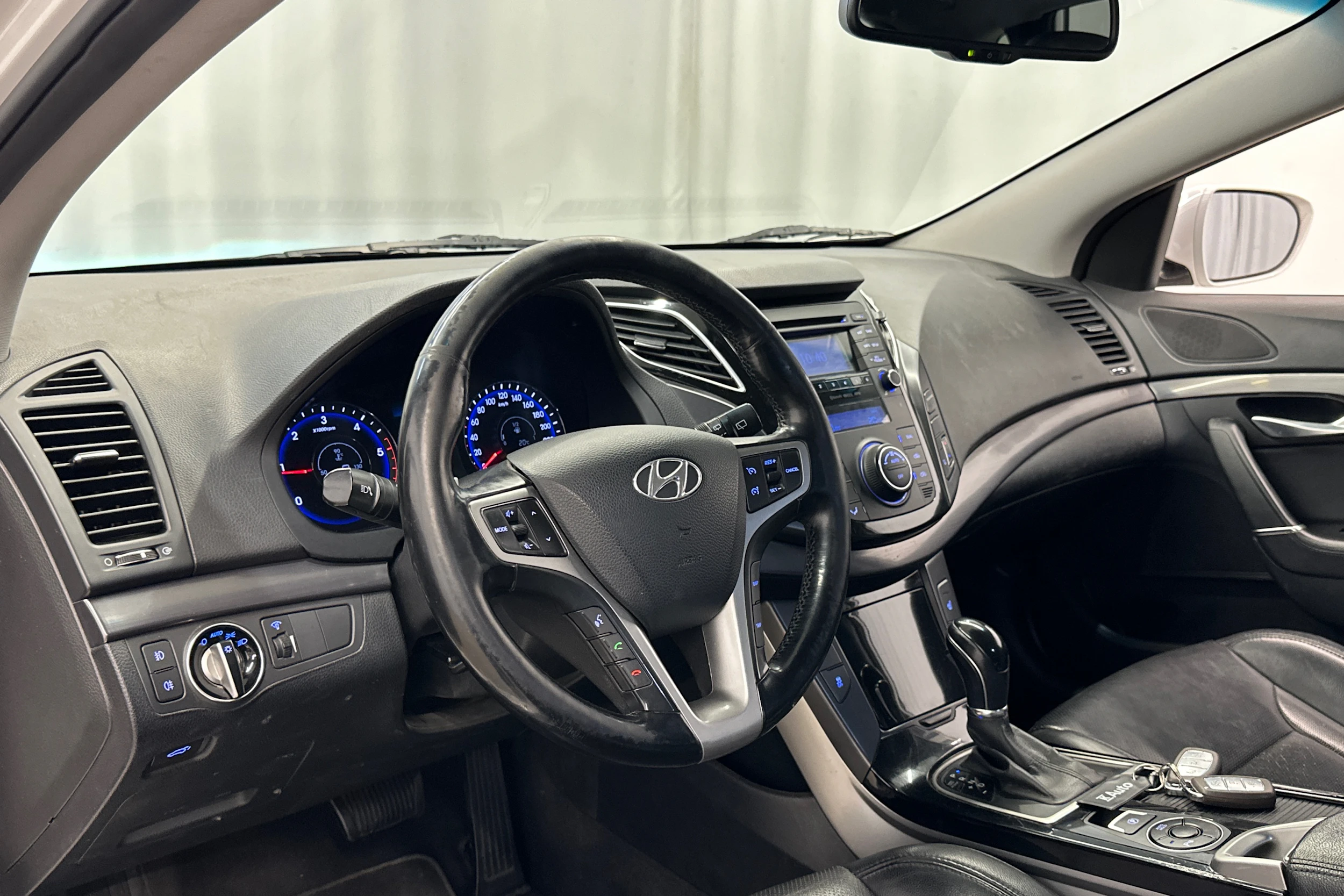 valkoinen Hyundai i40 Wagon 2015 kuva 10.