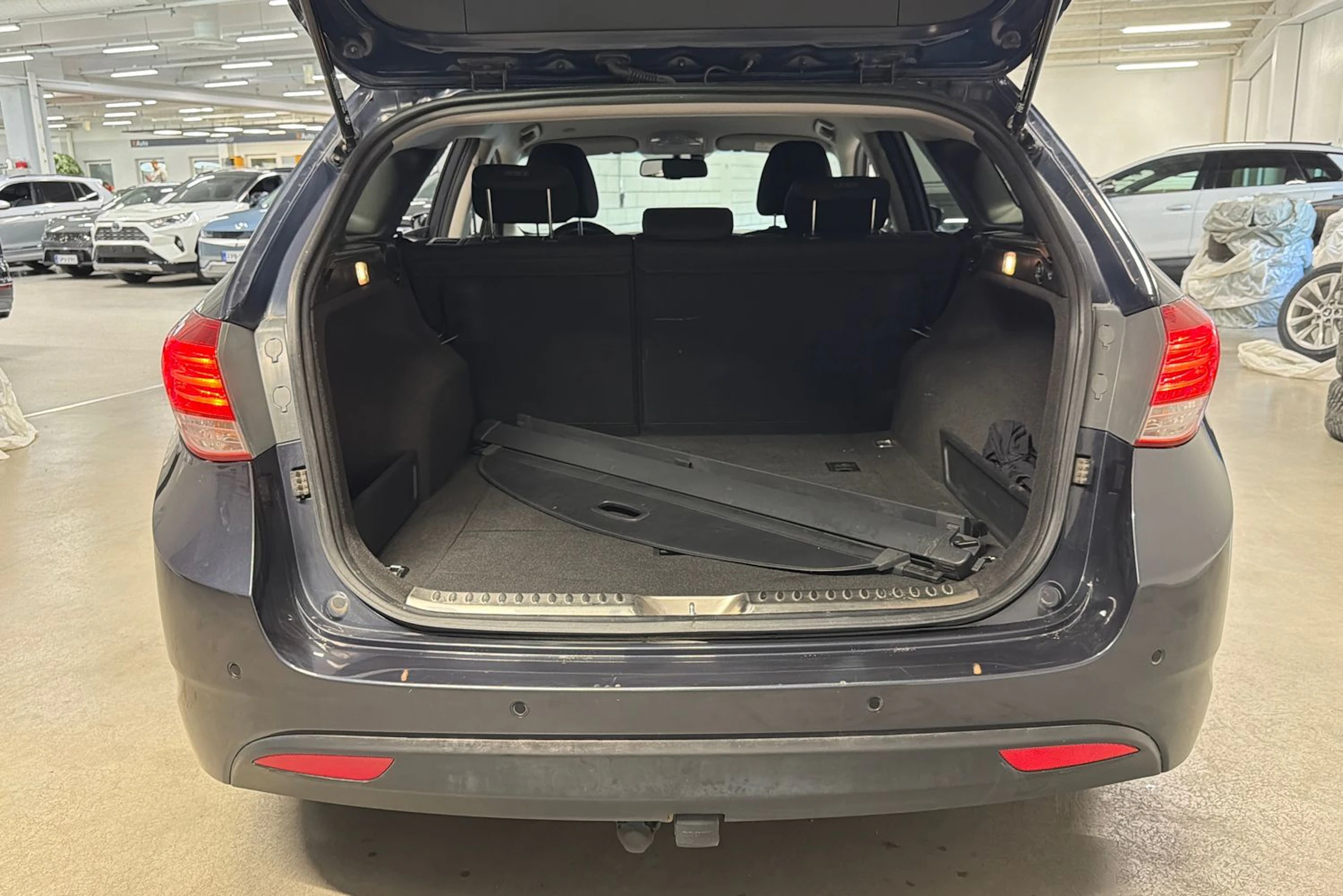 Sininen Hyundai i40 Wagon 2015 kuva 15.