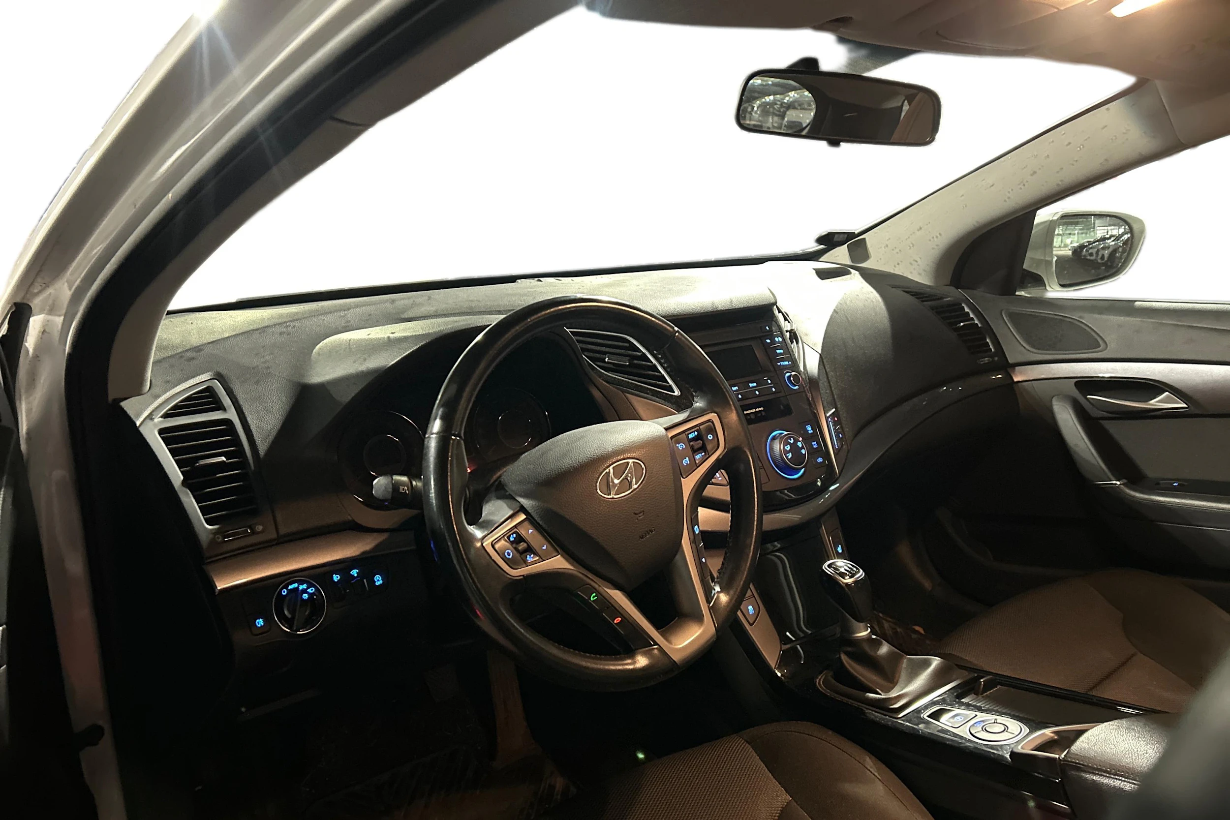 valkoinen Hyundai i40 Wagon 2018 kuva 3.